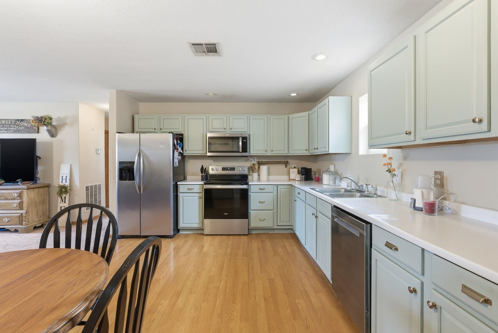 811 N East St, Leon, KS 67074
