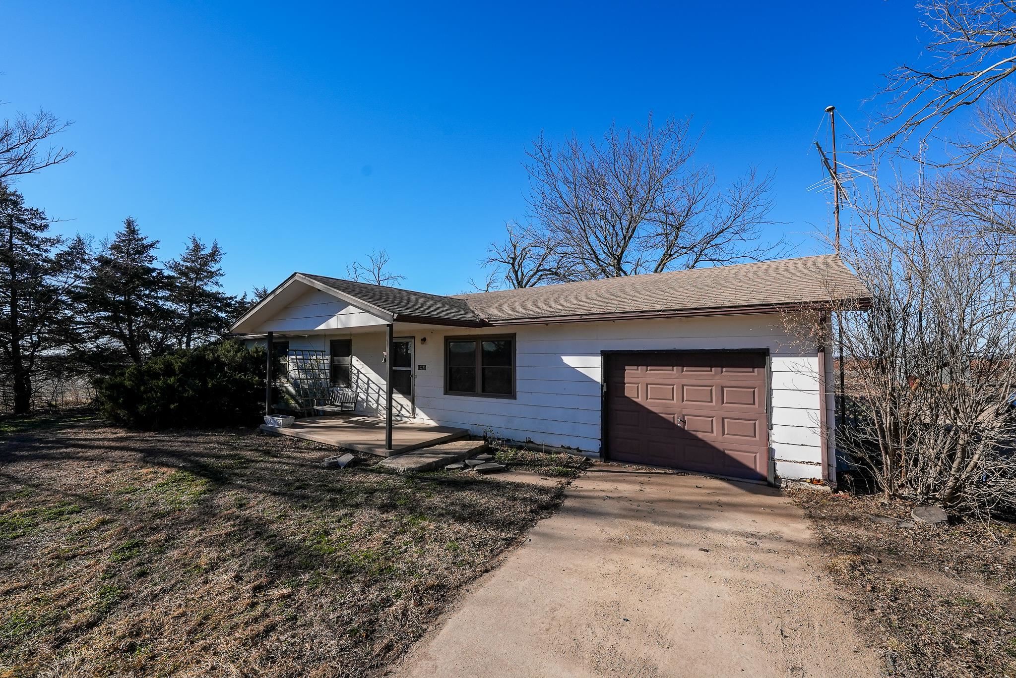10375 SE Munson Hill Rd, Leon, KS 67074