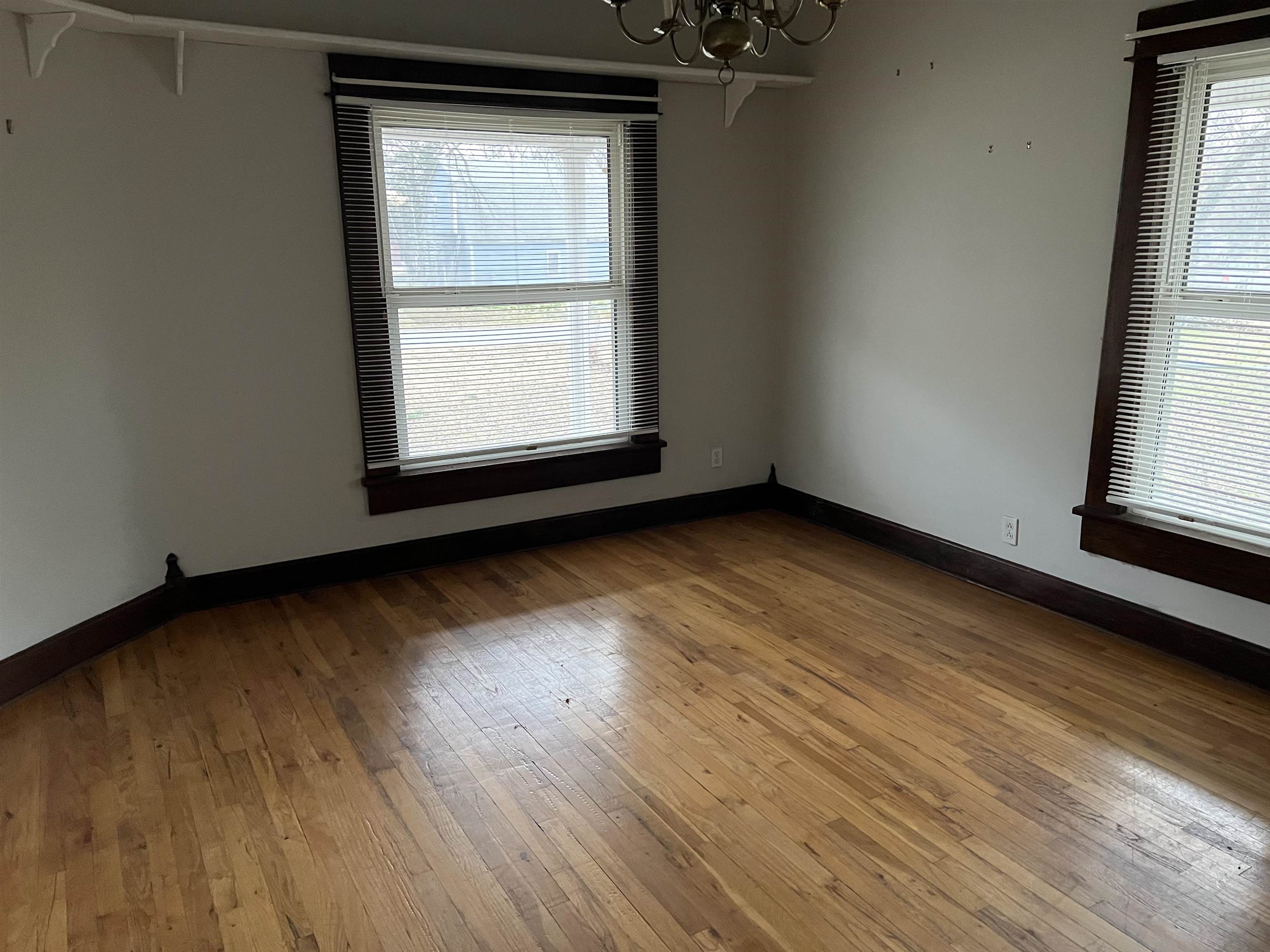 705 N Linden #181-356543, Belle Plaine, KS 67013