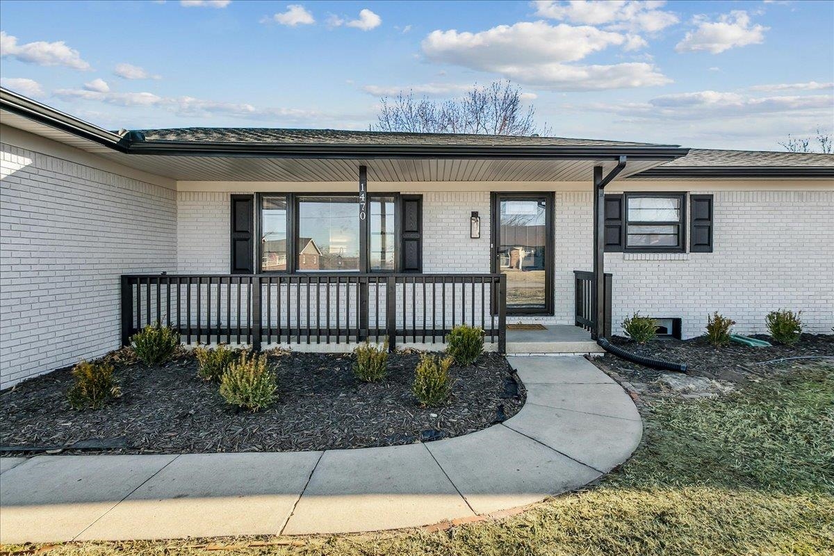 1470 S Hornecker Dr, Wichita, KS 67235