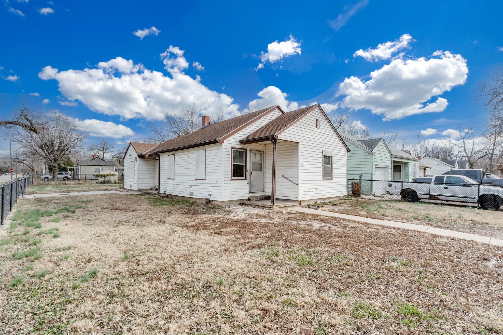 840 N Poplar, Wichita, KS 67214