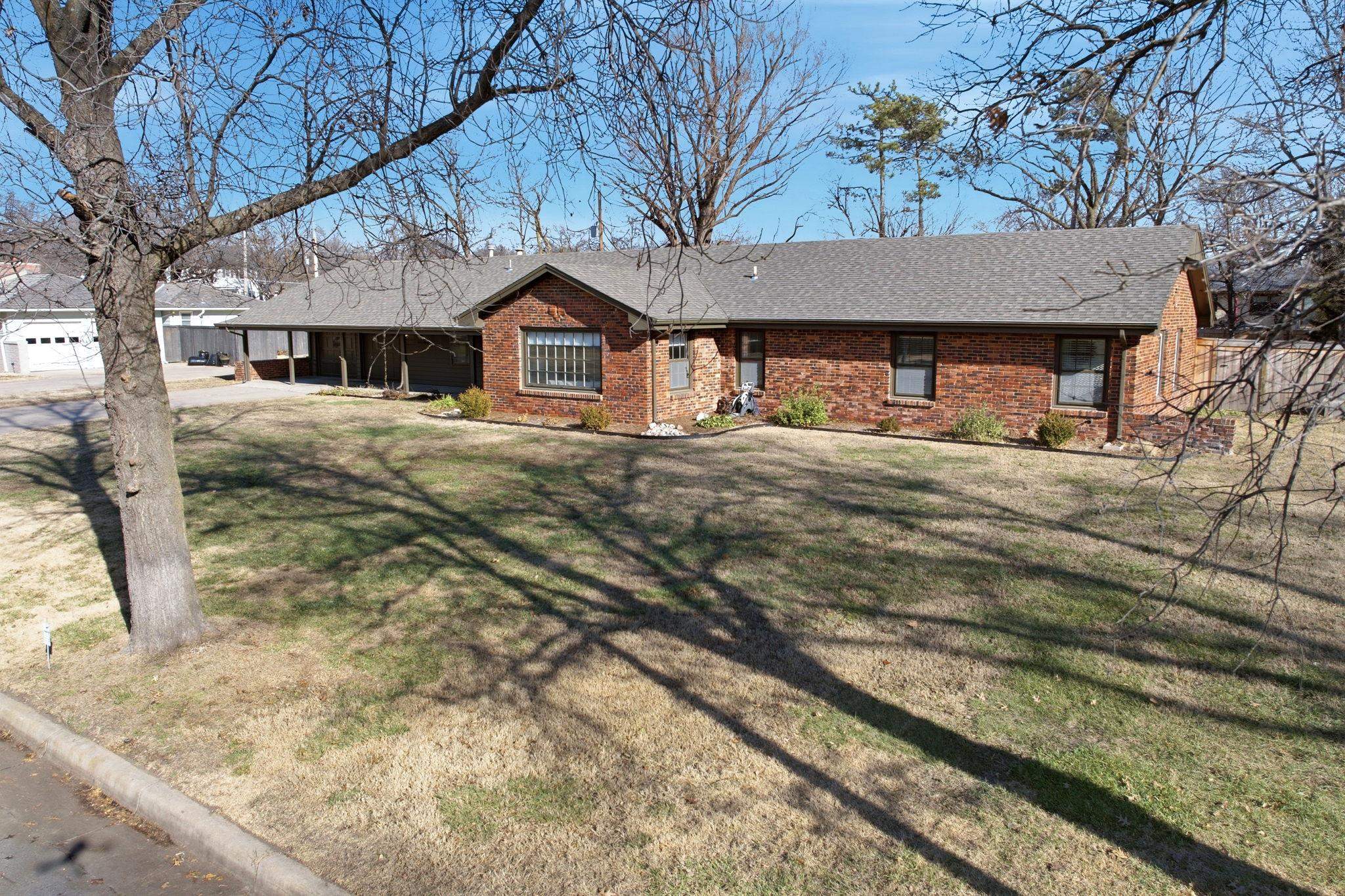 120 S Morningside St, Wichita, KS 67218