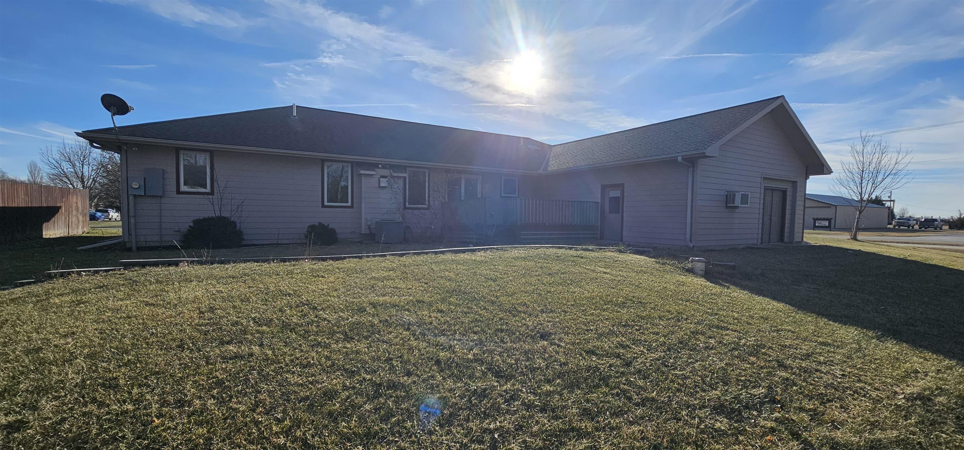 3030 Wildwood Way, North Newton, KS 67117