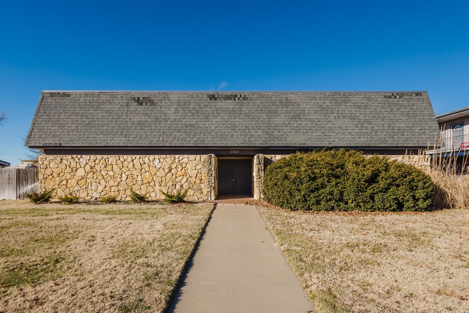 3007 - 3009 Sierra Pw, Hutchinson, KS 67502