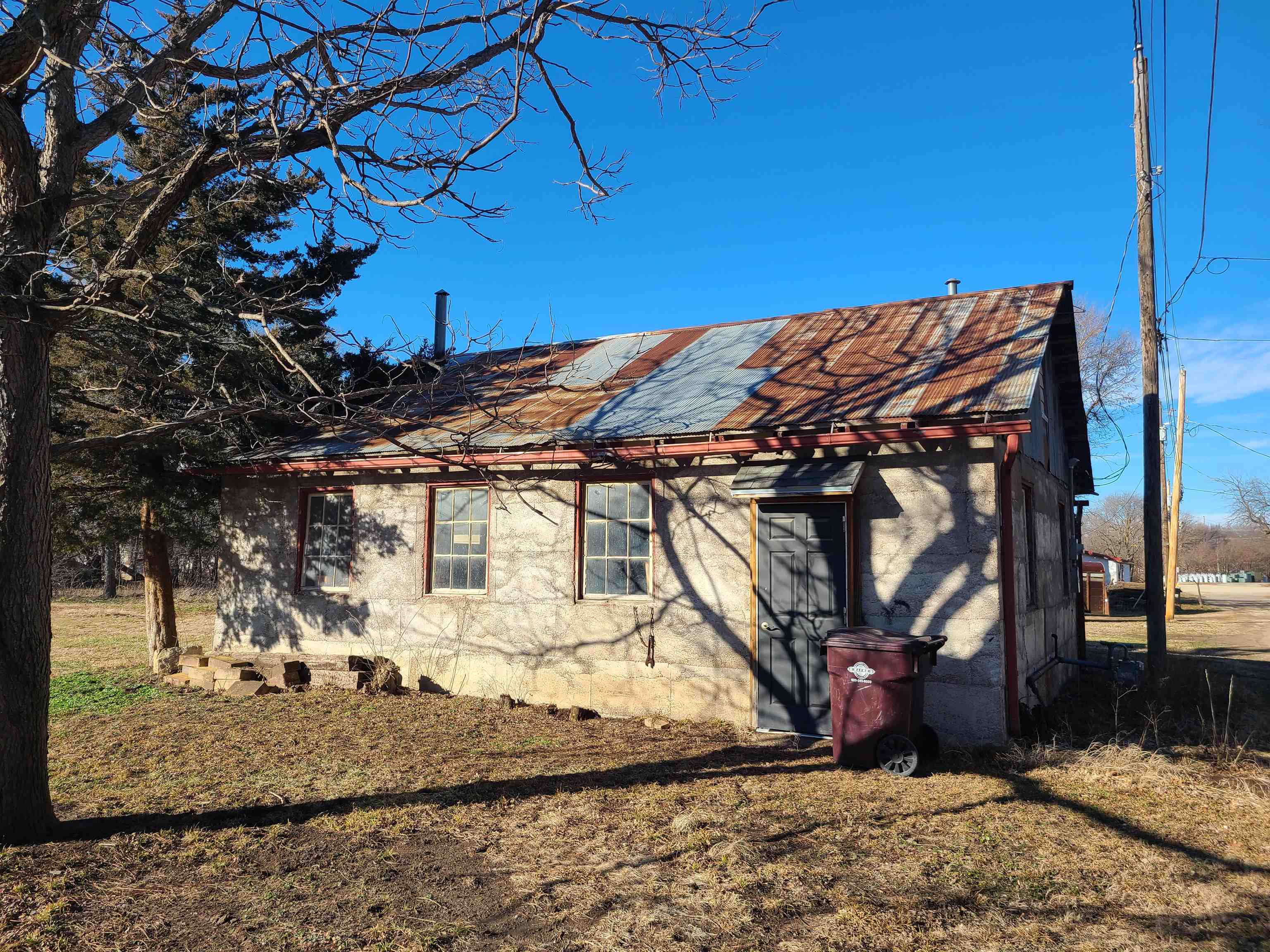 412 S 2nd St, Lindsborg, KS 67456