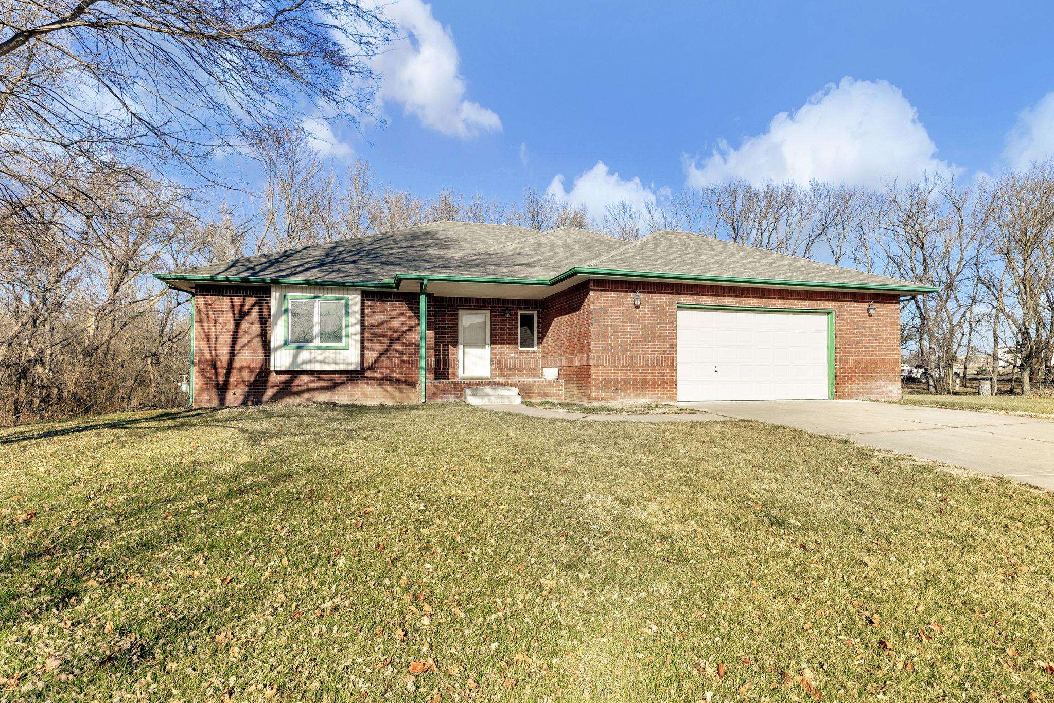 1729 N Timbercreek Dr, Mulvane, KS 67110