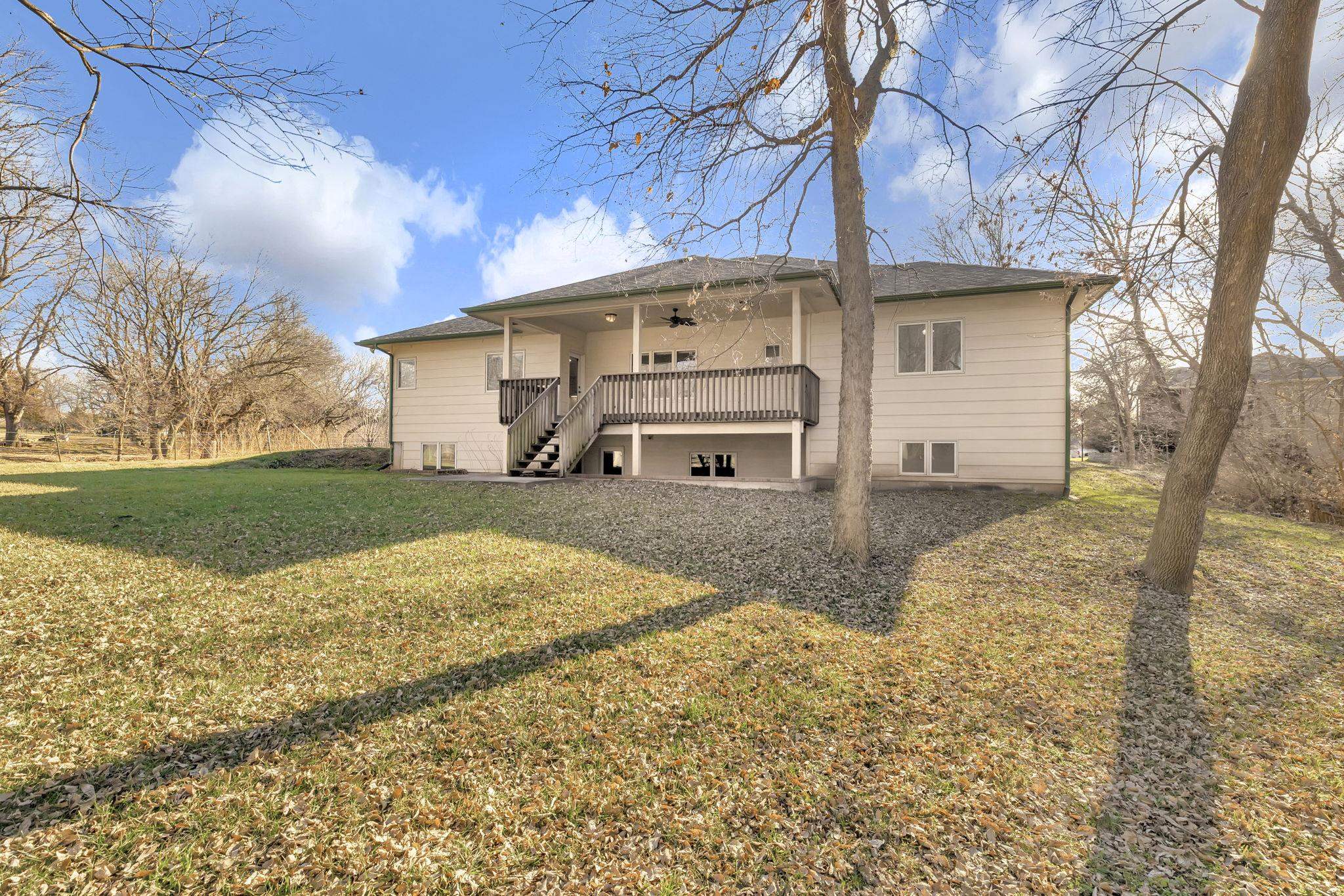 1729 N Timbercreek Dr, Mulvane, KS 67110