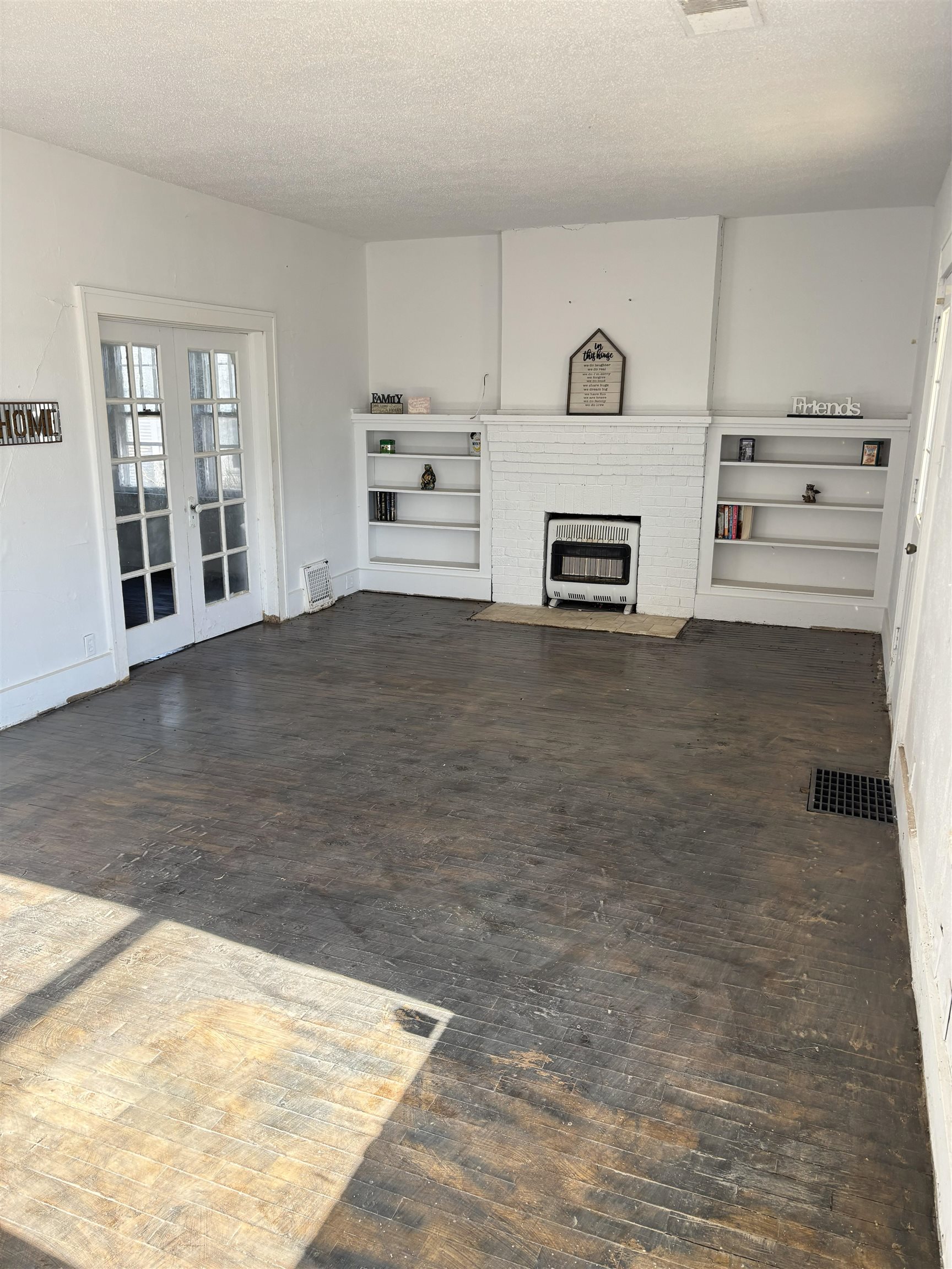 519 E Harvey Ave, Wellington, KS 67152