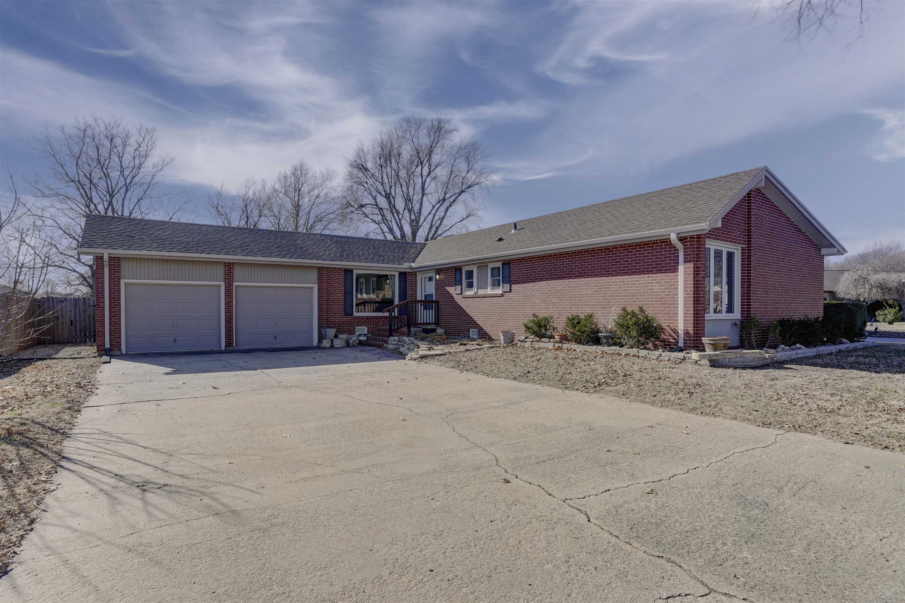 1029 Highland Dr, Arkansas City, KS 67005