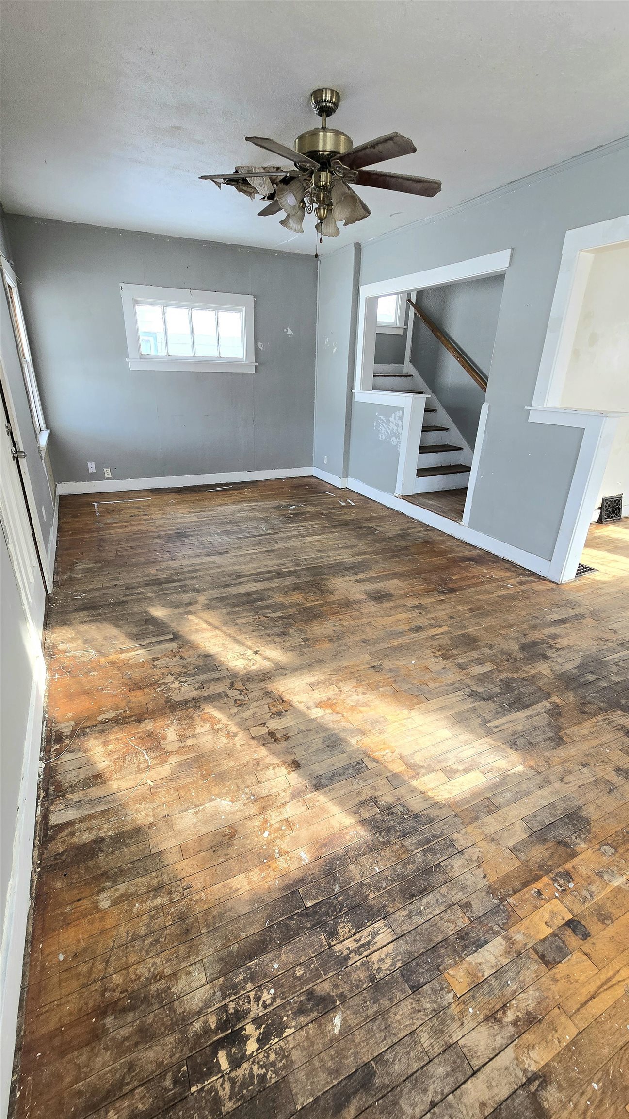 106 N West Pl, Salina, KS 67401