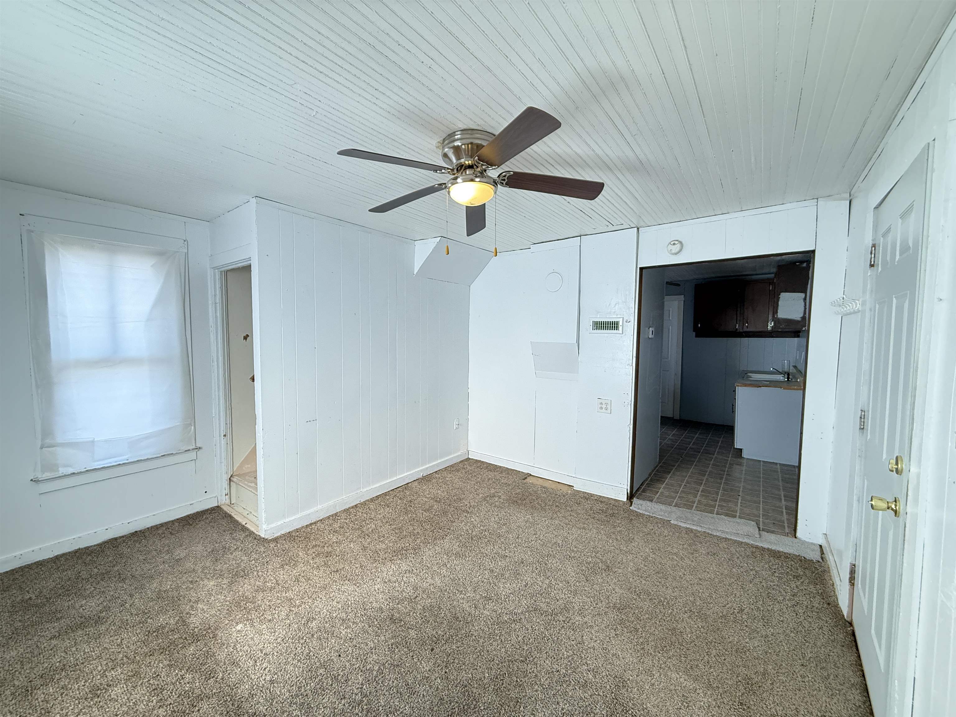 525 Bridge St, Clay Center, KS 67432