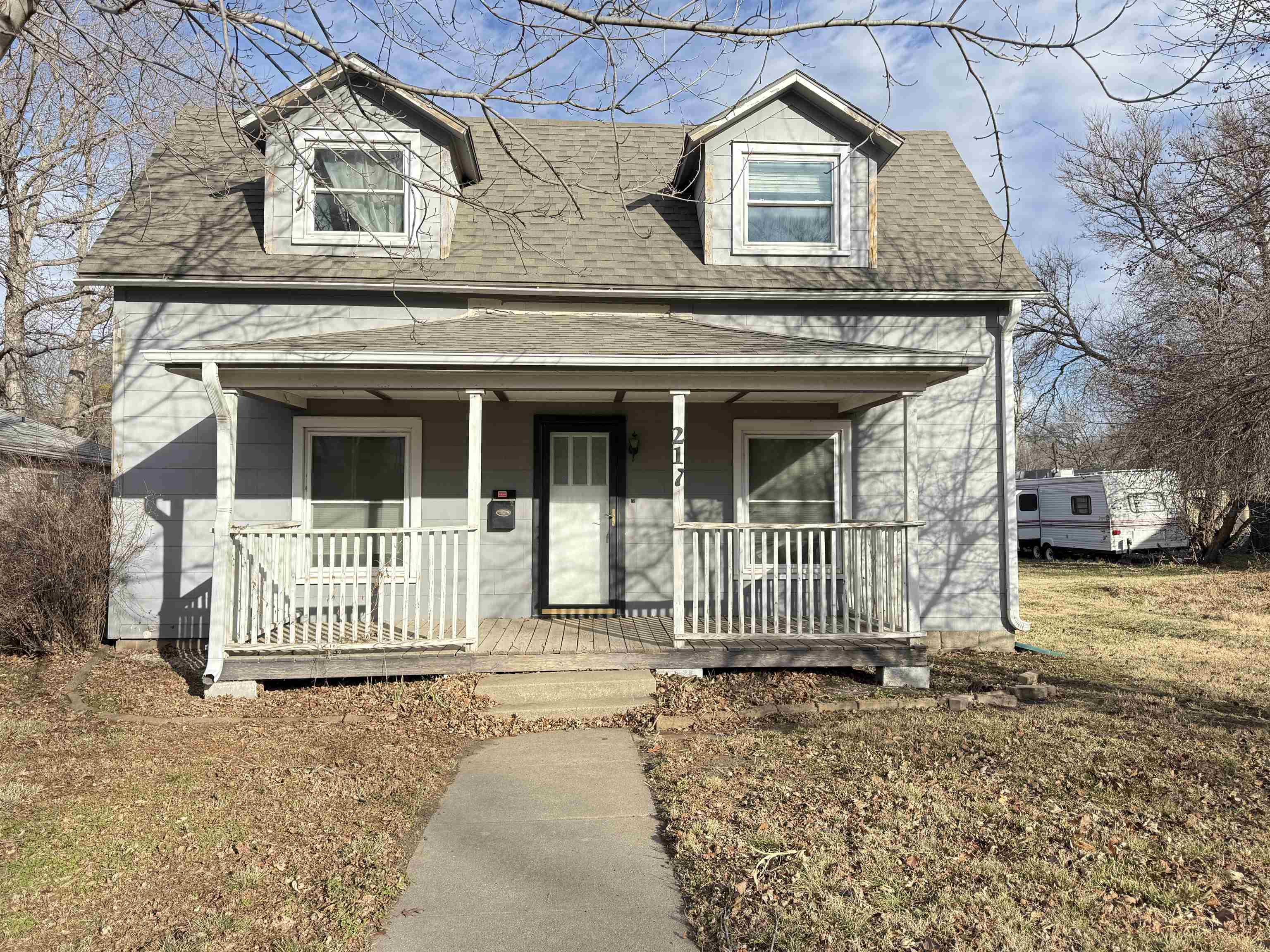 217 Crawford St, Clay Center, KS 67432