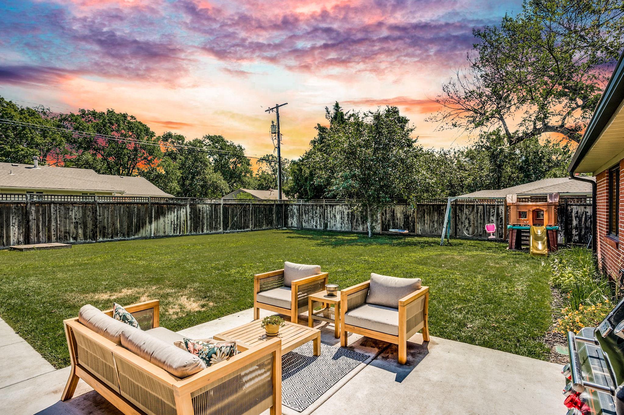 304 S Courtleigh Dr, Wichita, KS 67218