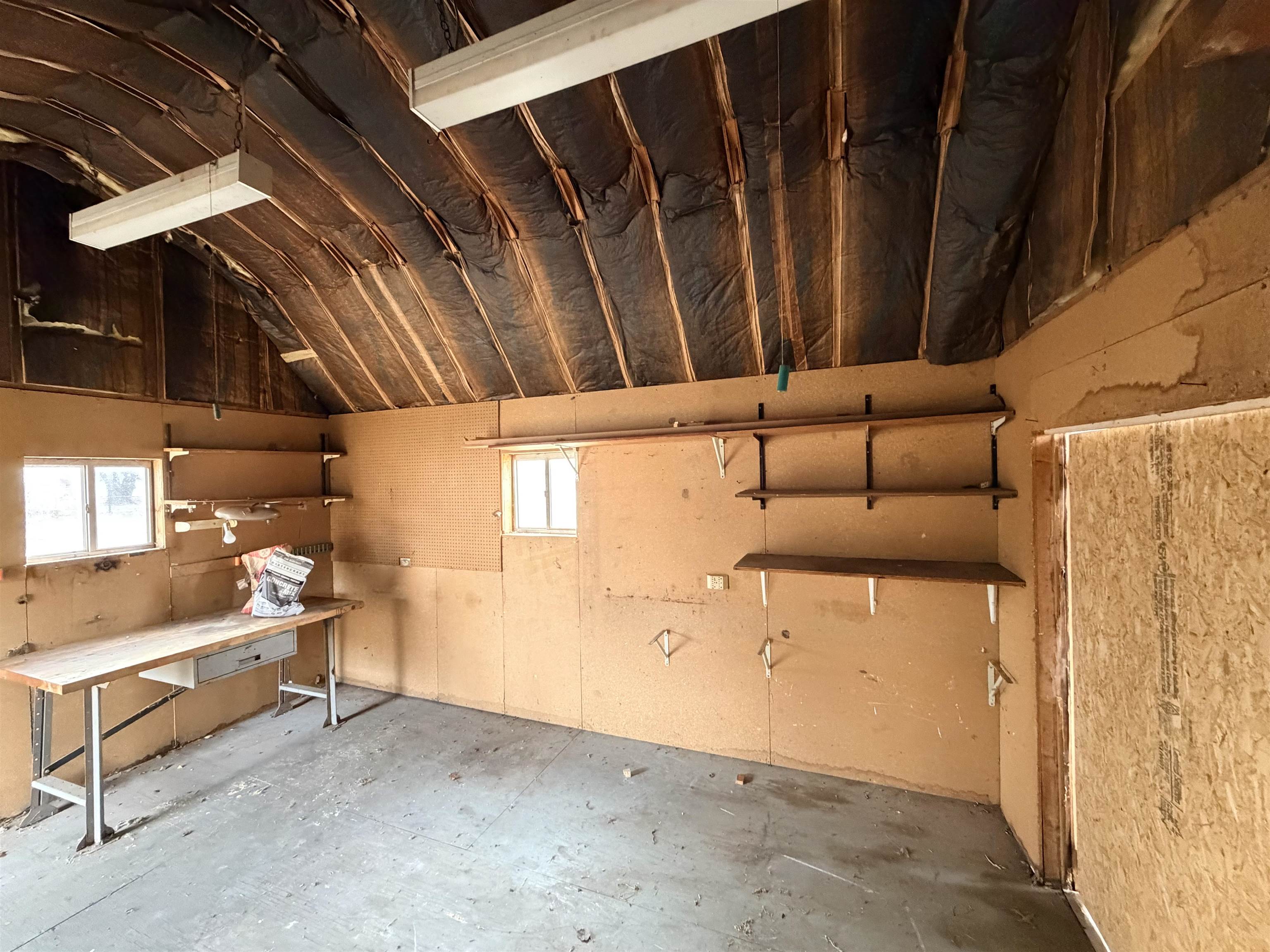 605 E 9th St, Harper, KS 67058