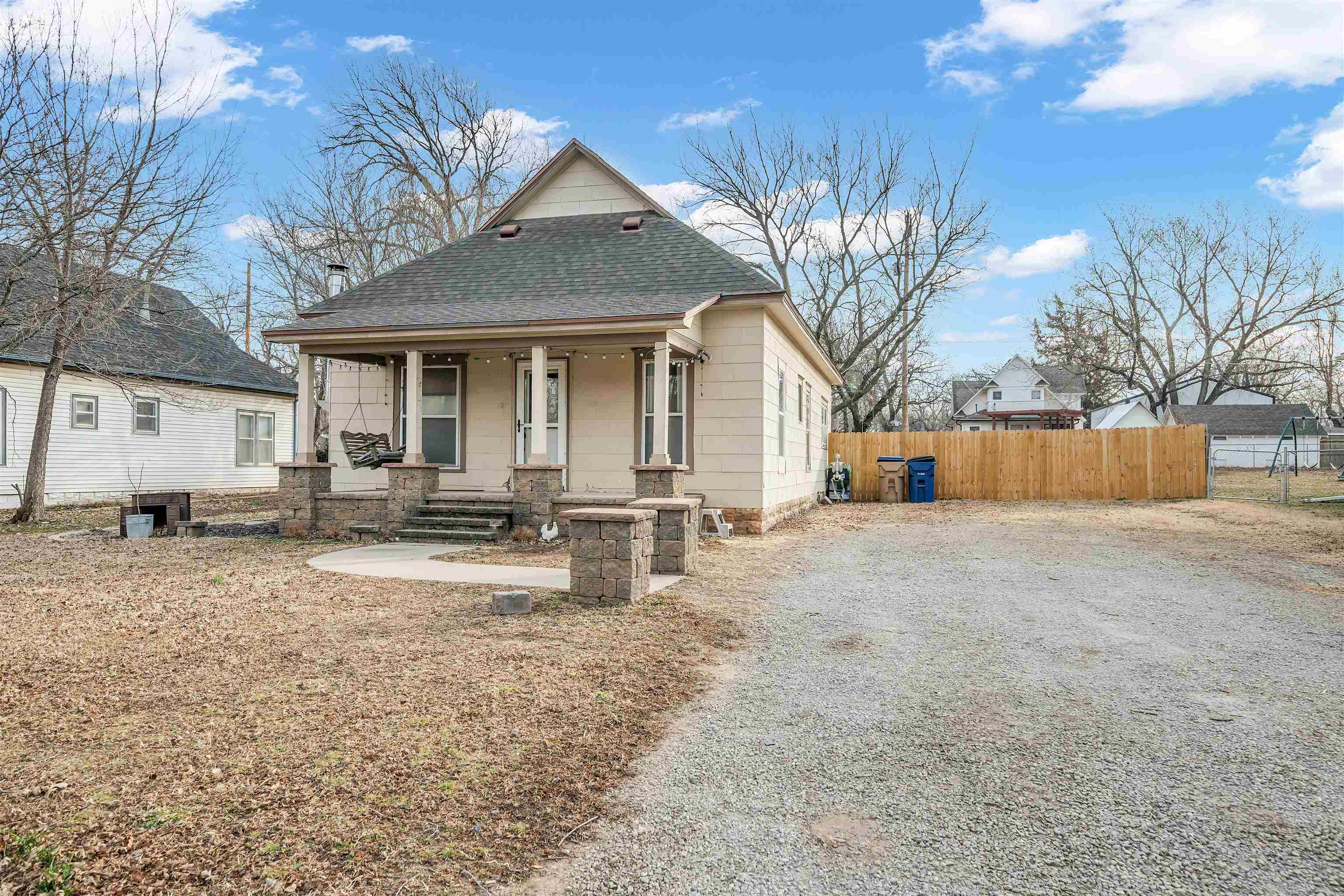 222 N Tracy St, Clearwater, KS 67026