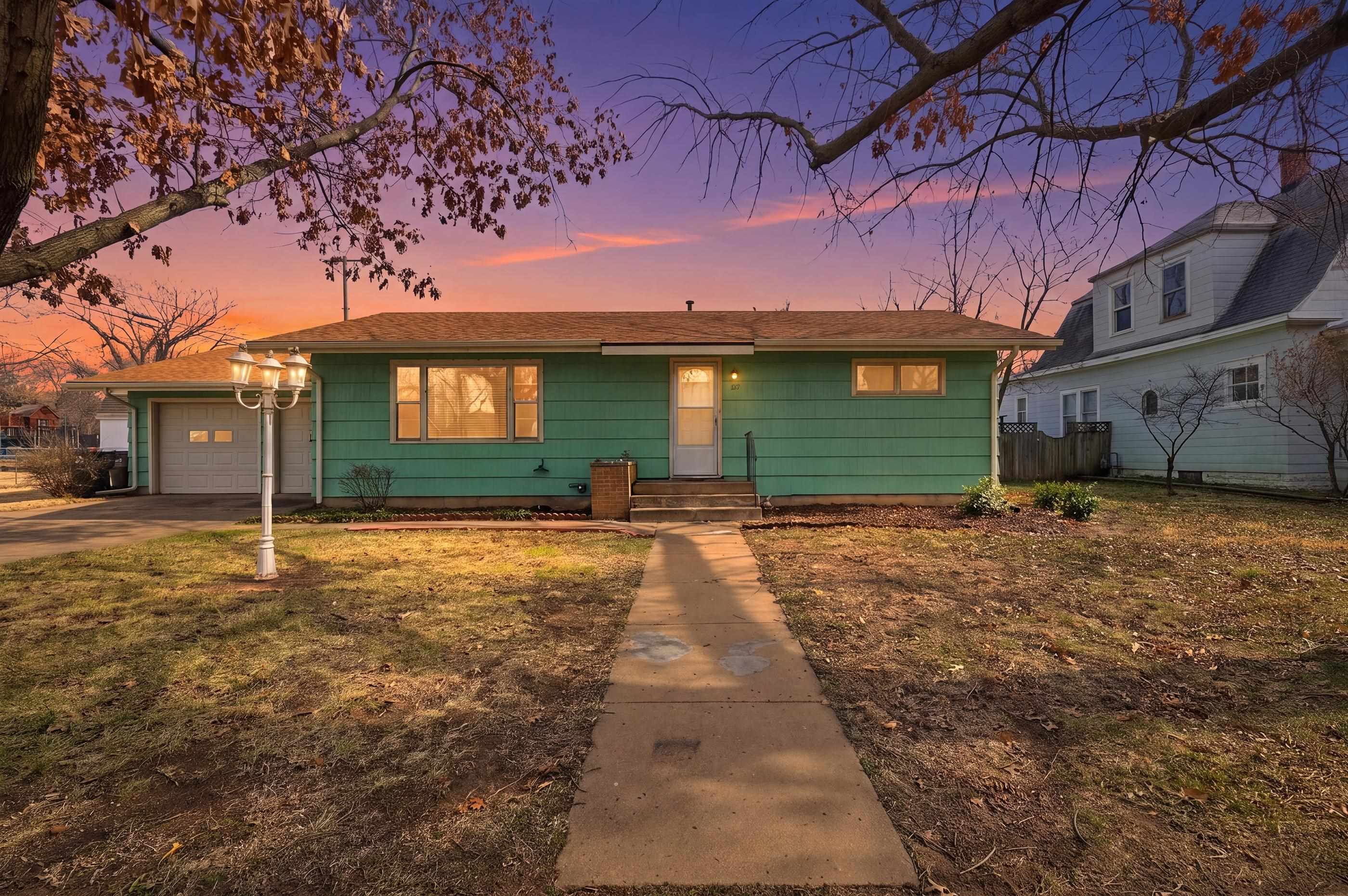 120 S Plum St, Pretty Prairie, KS 67570