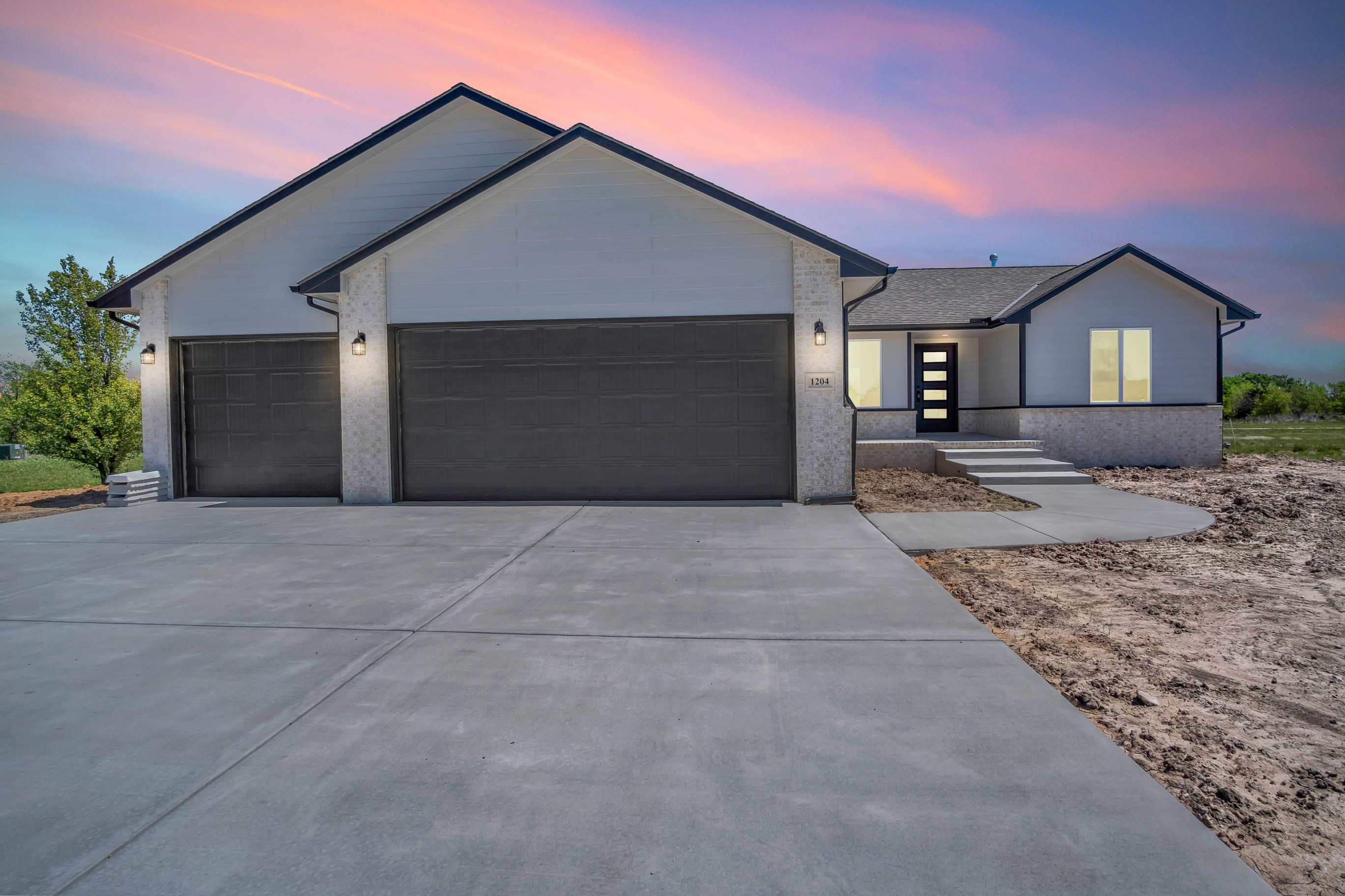 1204 Main, Halstead, KS 67056