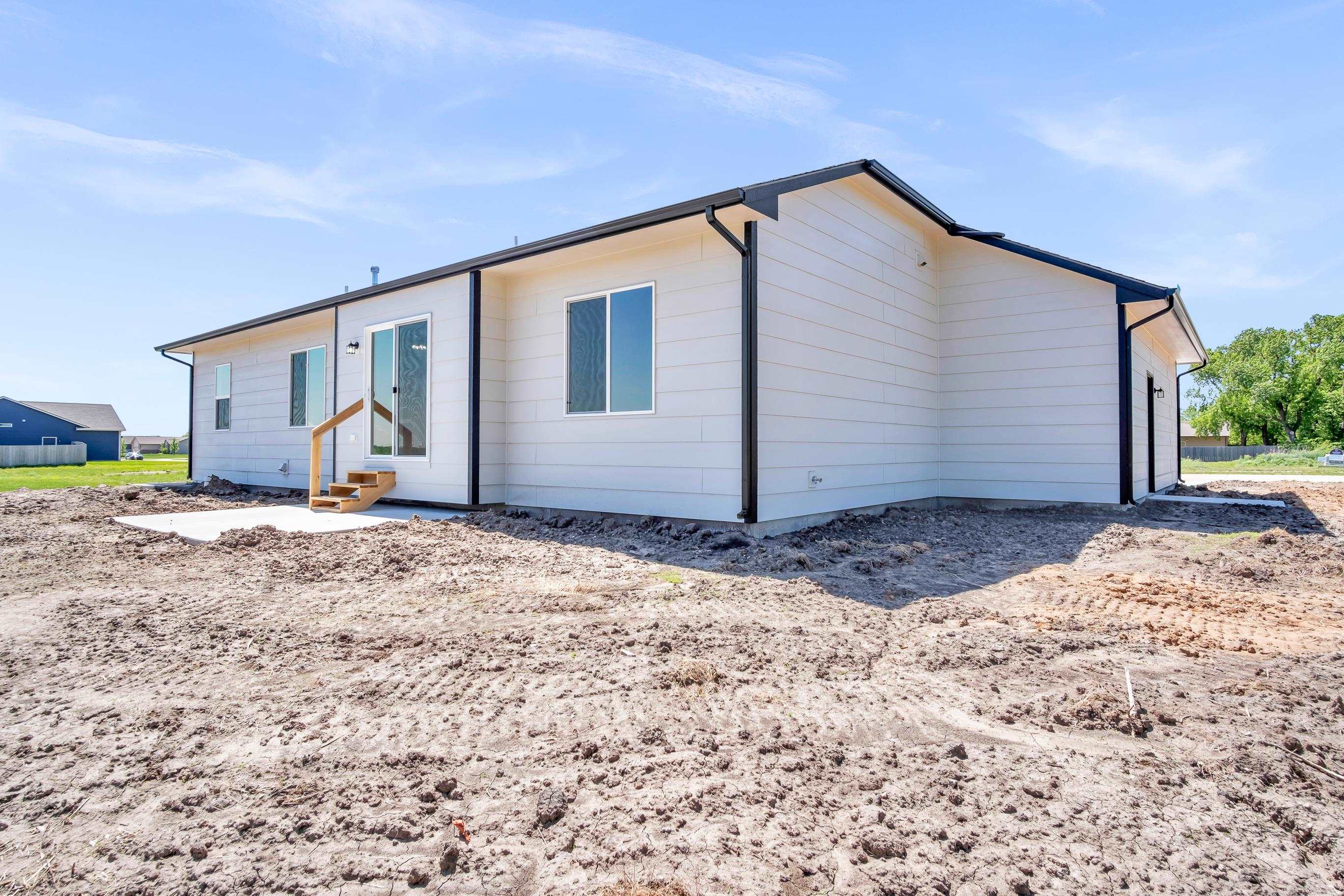 1204 Main, Halstead, KS 67056