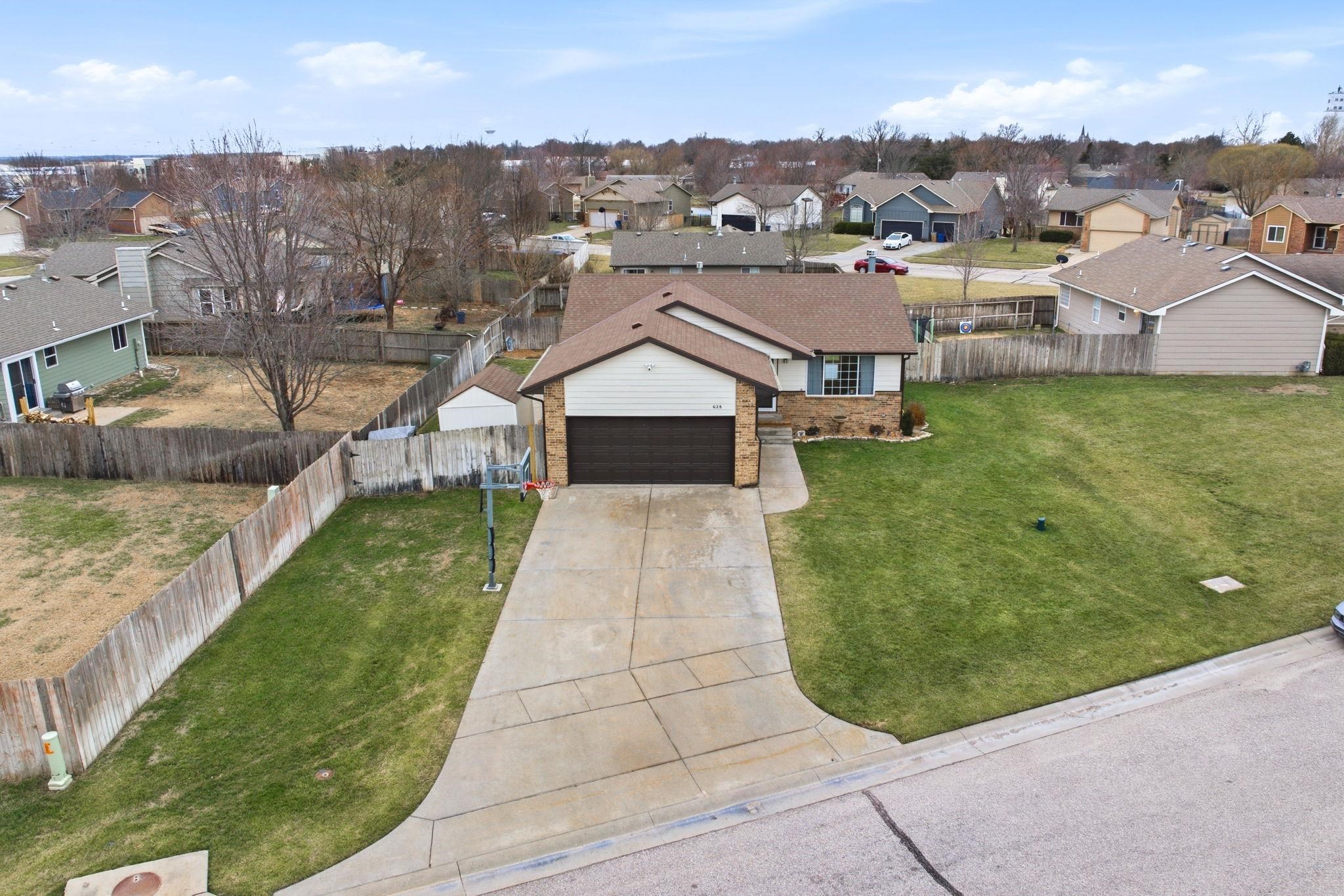 628 Union Park Cir, Colwich, KS 67030