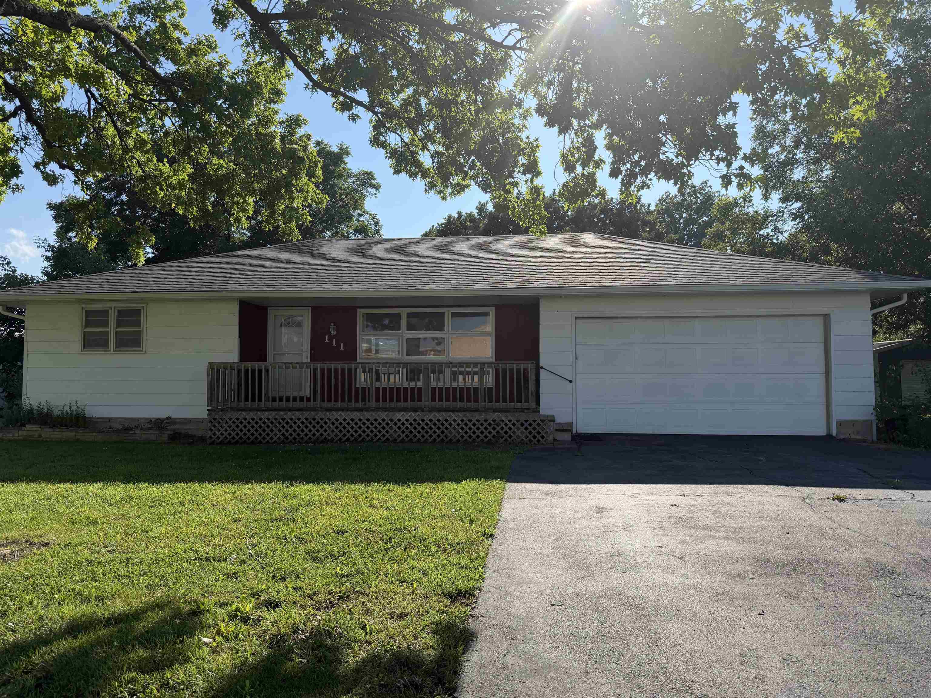 111 S Jefferson St, Eureka, KS 67045