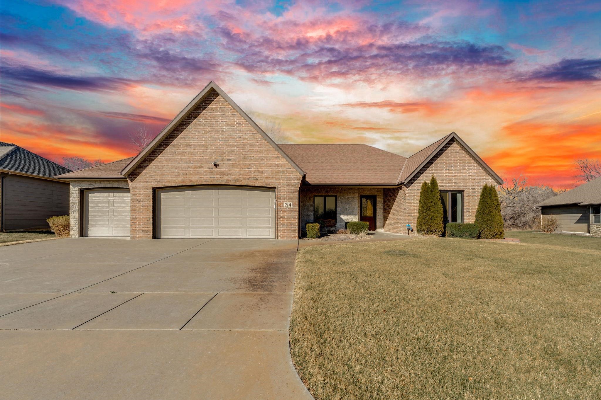 214 E Timber Creek St, Haysville, KS 67060