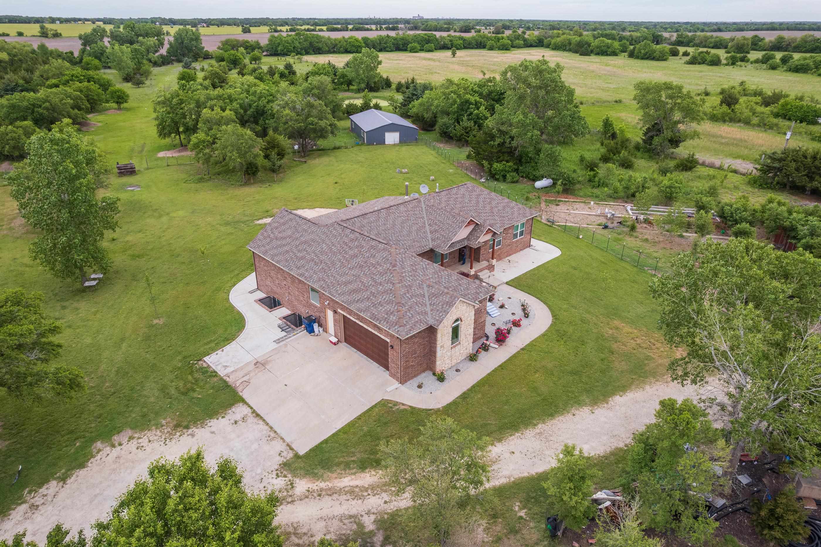9928 W 95th St S, Clearwater, KS 67026