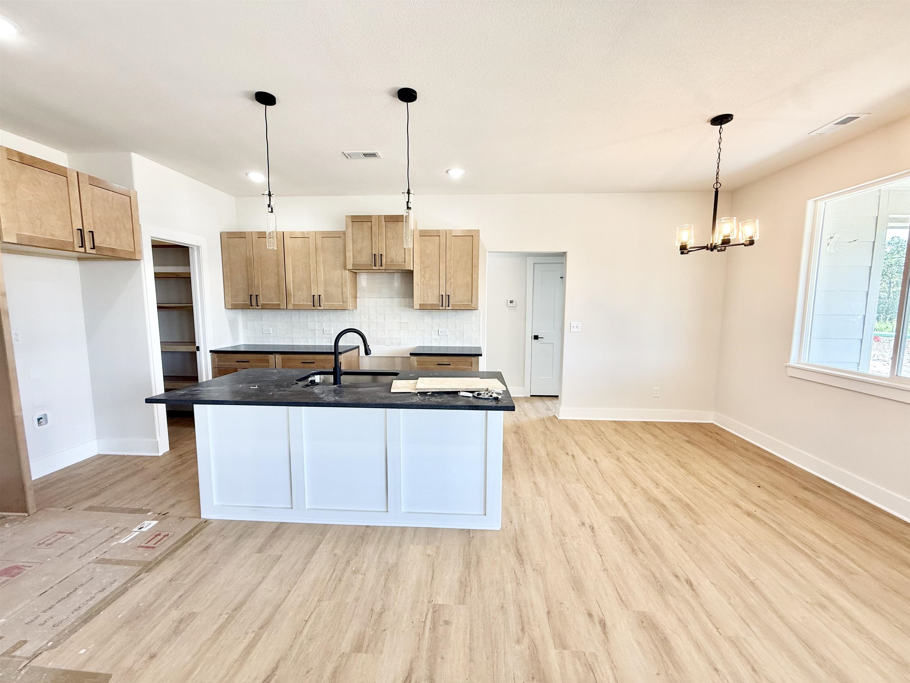 5404 N Toben Ct, Bel Aire, KS 67226