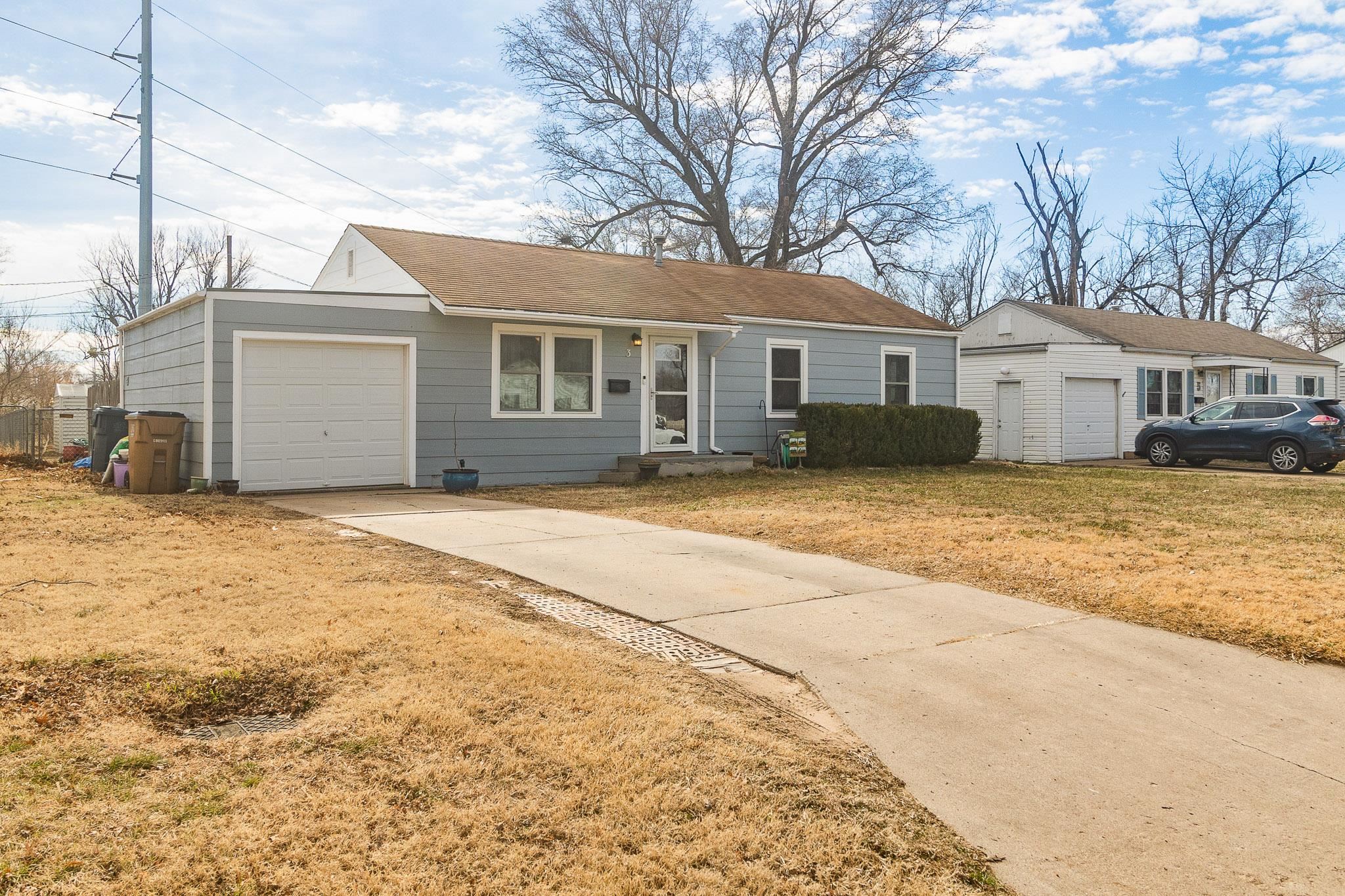3 Swarens St, Hutchinson, KS 67502