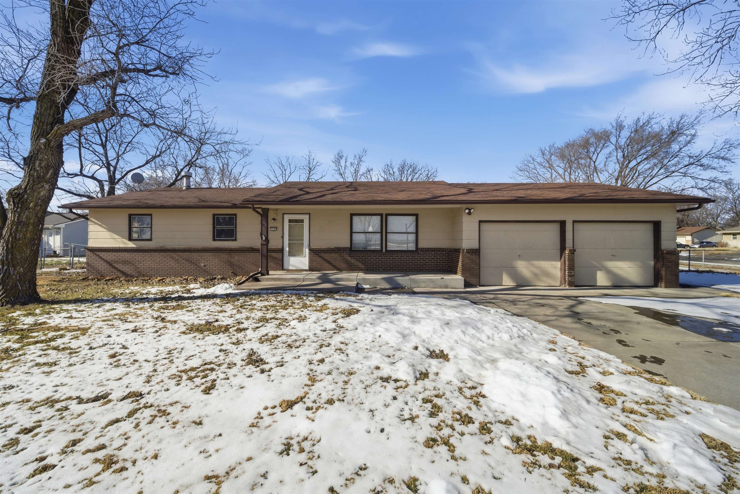 1125 N Sedgwick St, Garden Plain, KS 67050