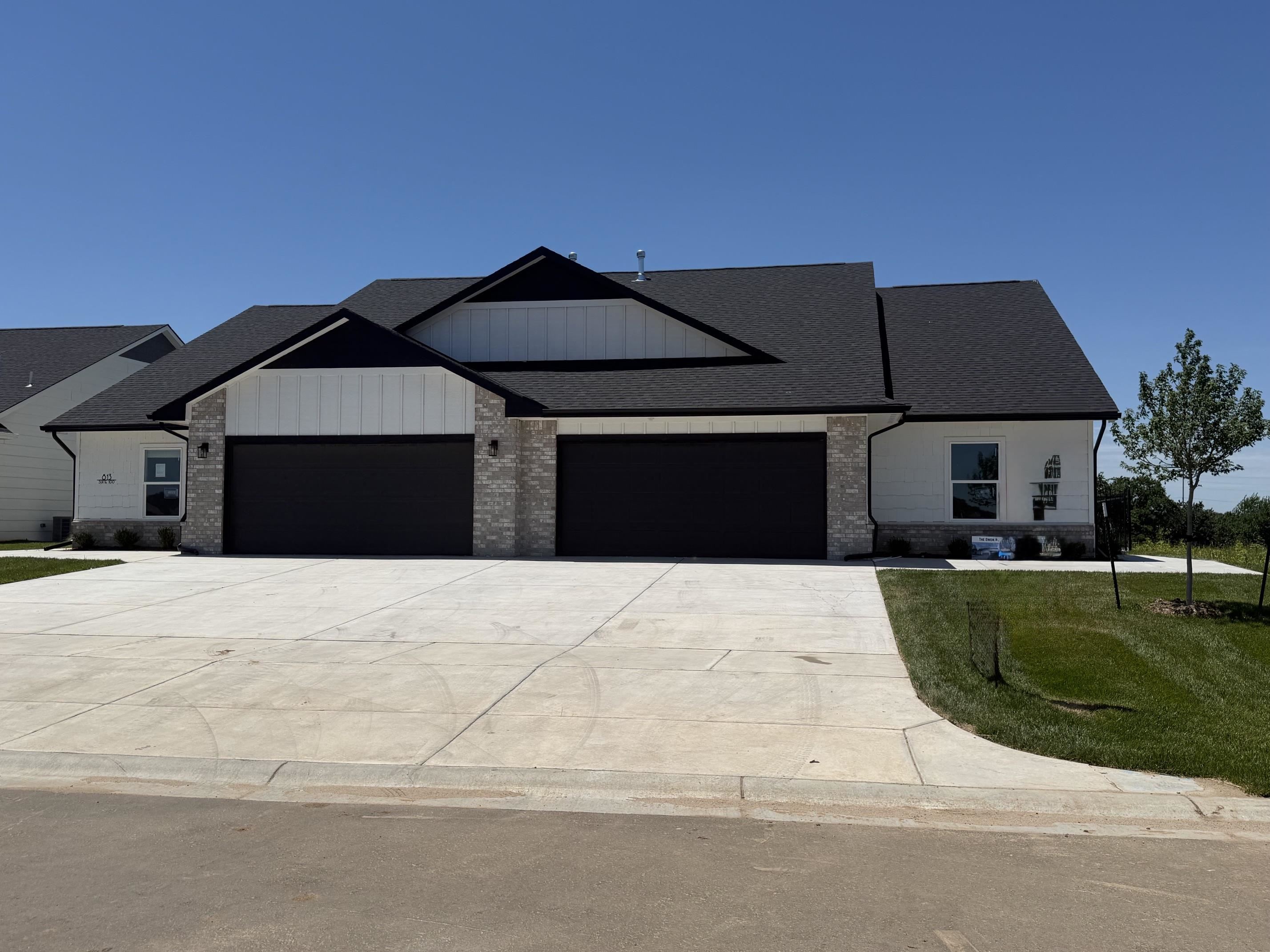 813 N Rainbow Lake St Unit 200, Wichita, KS 67235