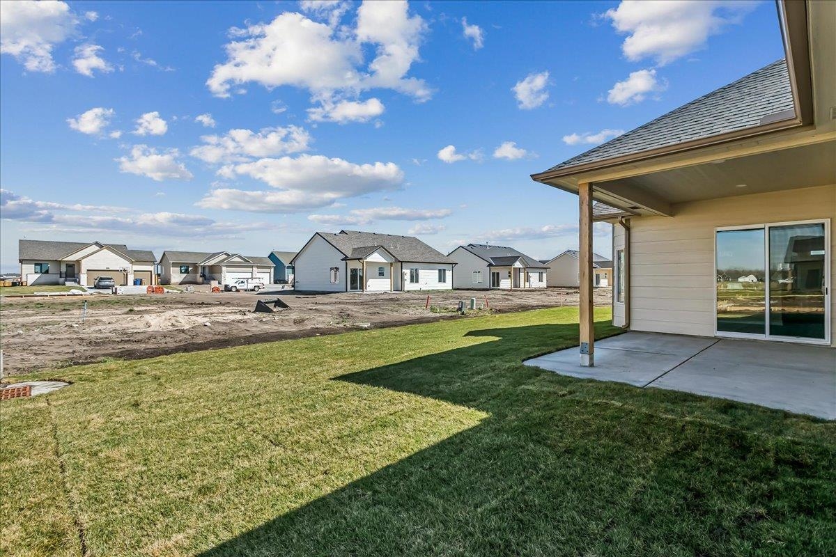 1530 E Appleton St, Valley Center, KS 67147