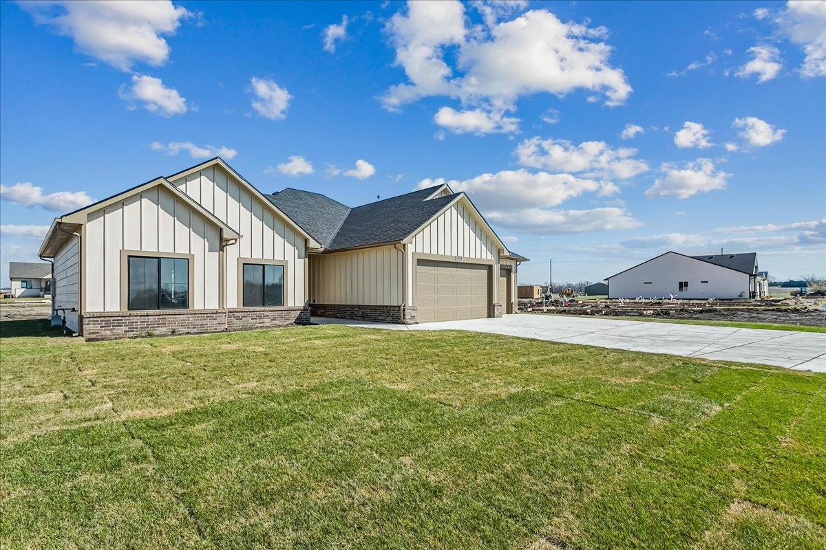 1530 E Appleton St, Valley Center, KS 67147