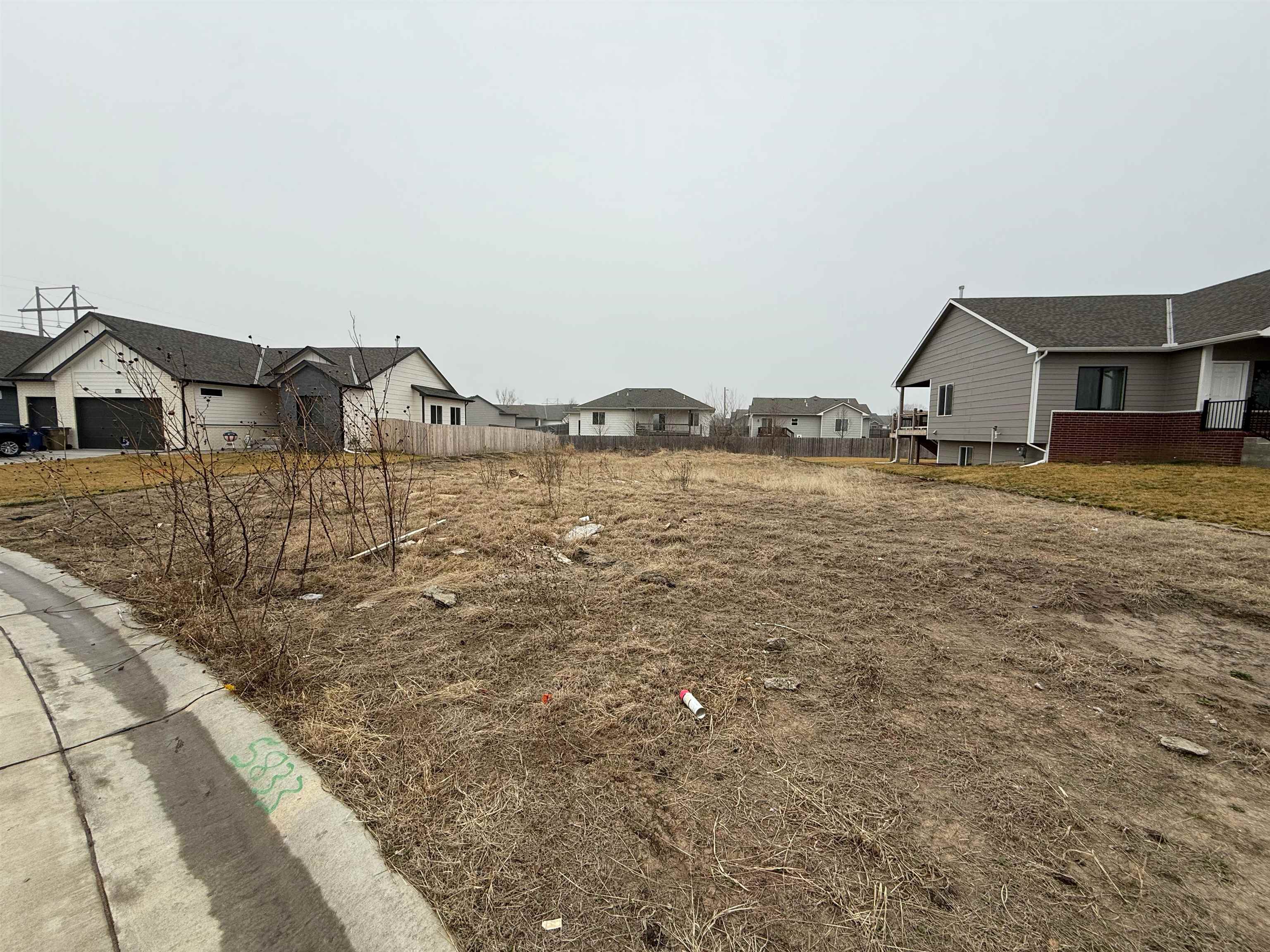 5833 N Newport St, Park City, KS 67219