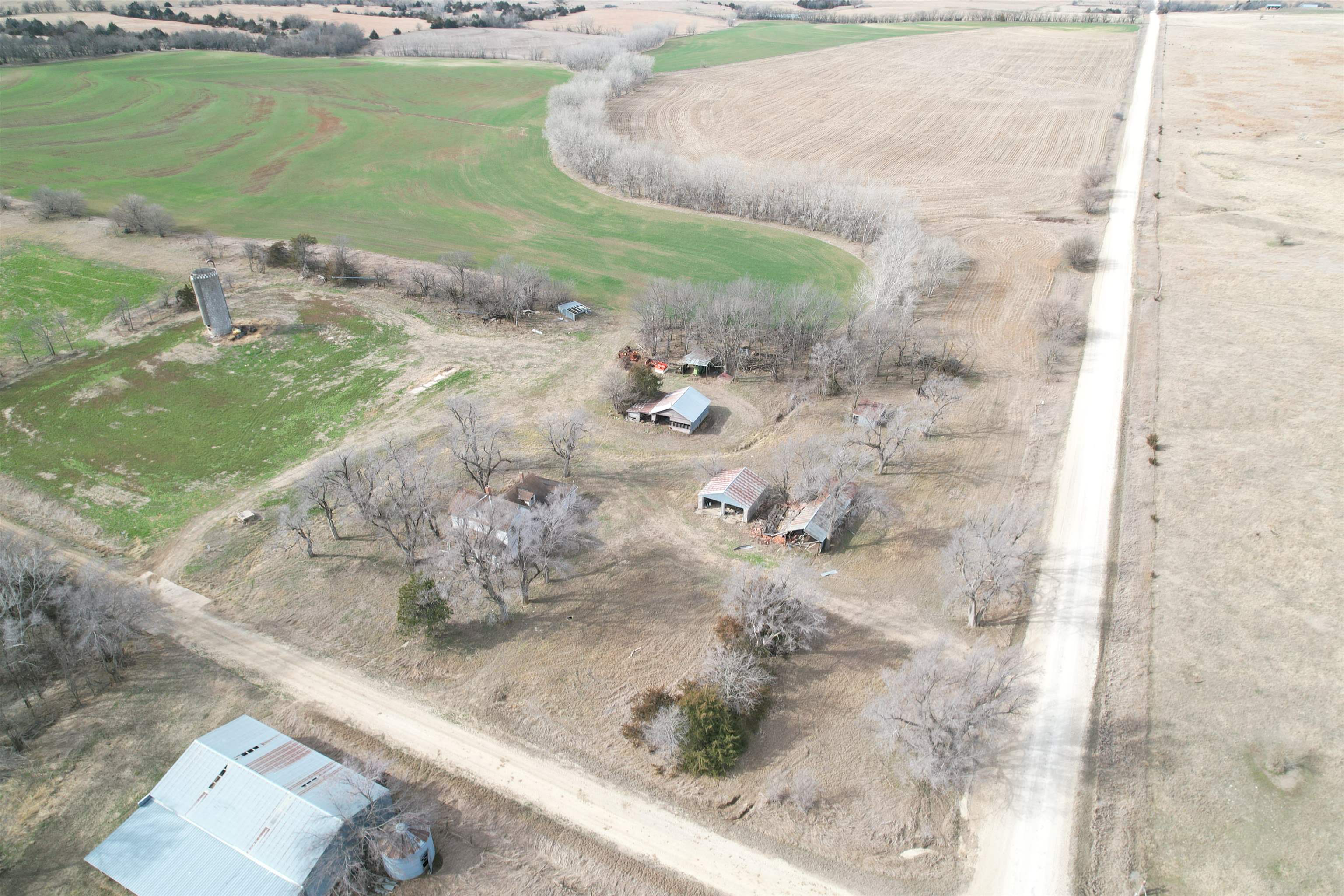 797 Camp Rd, Carlton, KS 67448