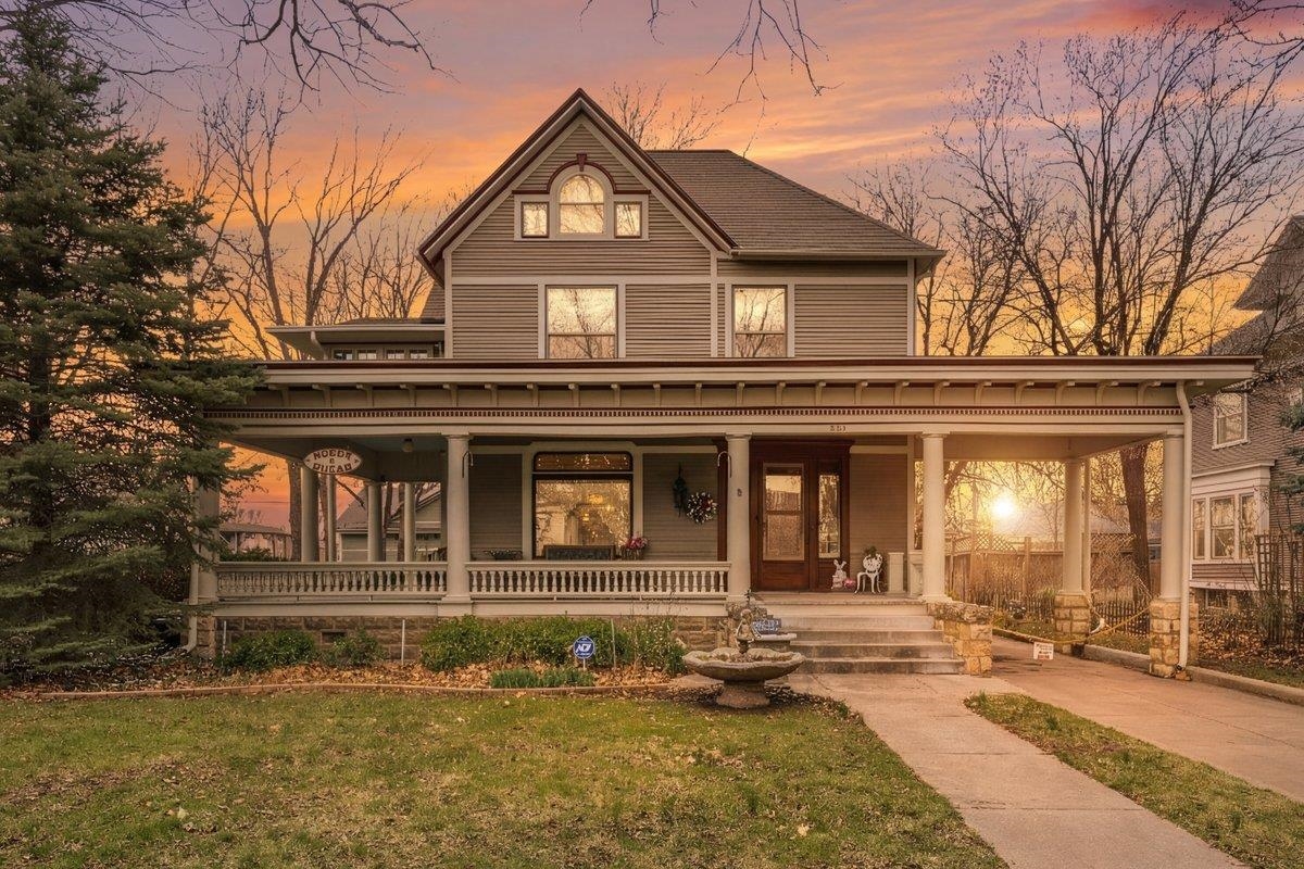 1421 N Park Pl, Wichita, KS 67203