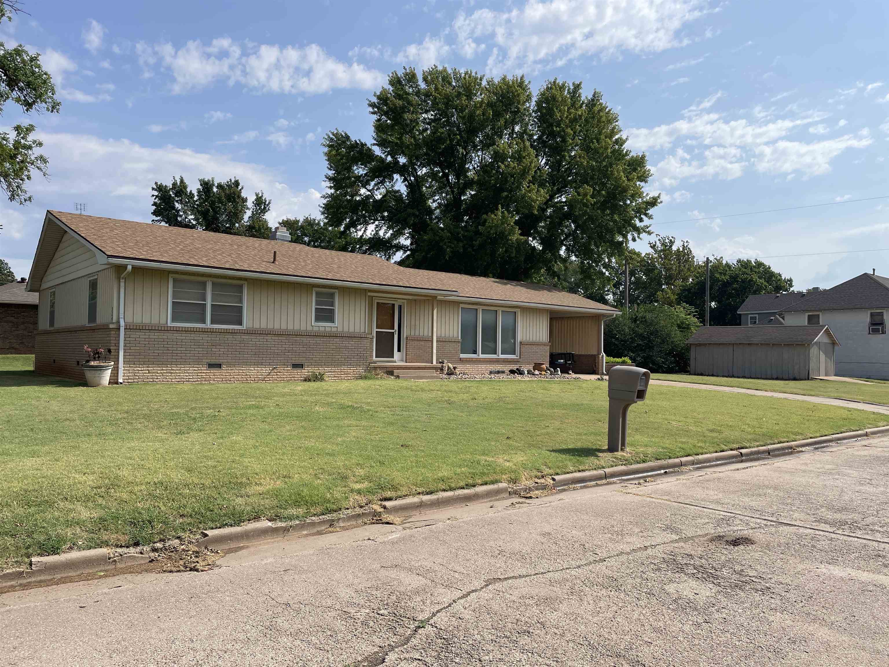 324 S Market St, Caldwell, KS 67022