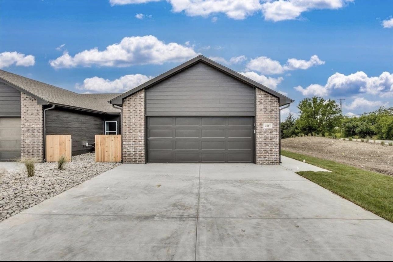 3425 E Thunder, Wichita, KS 67220