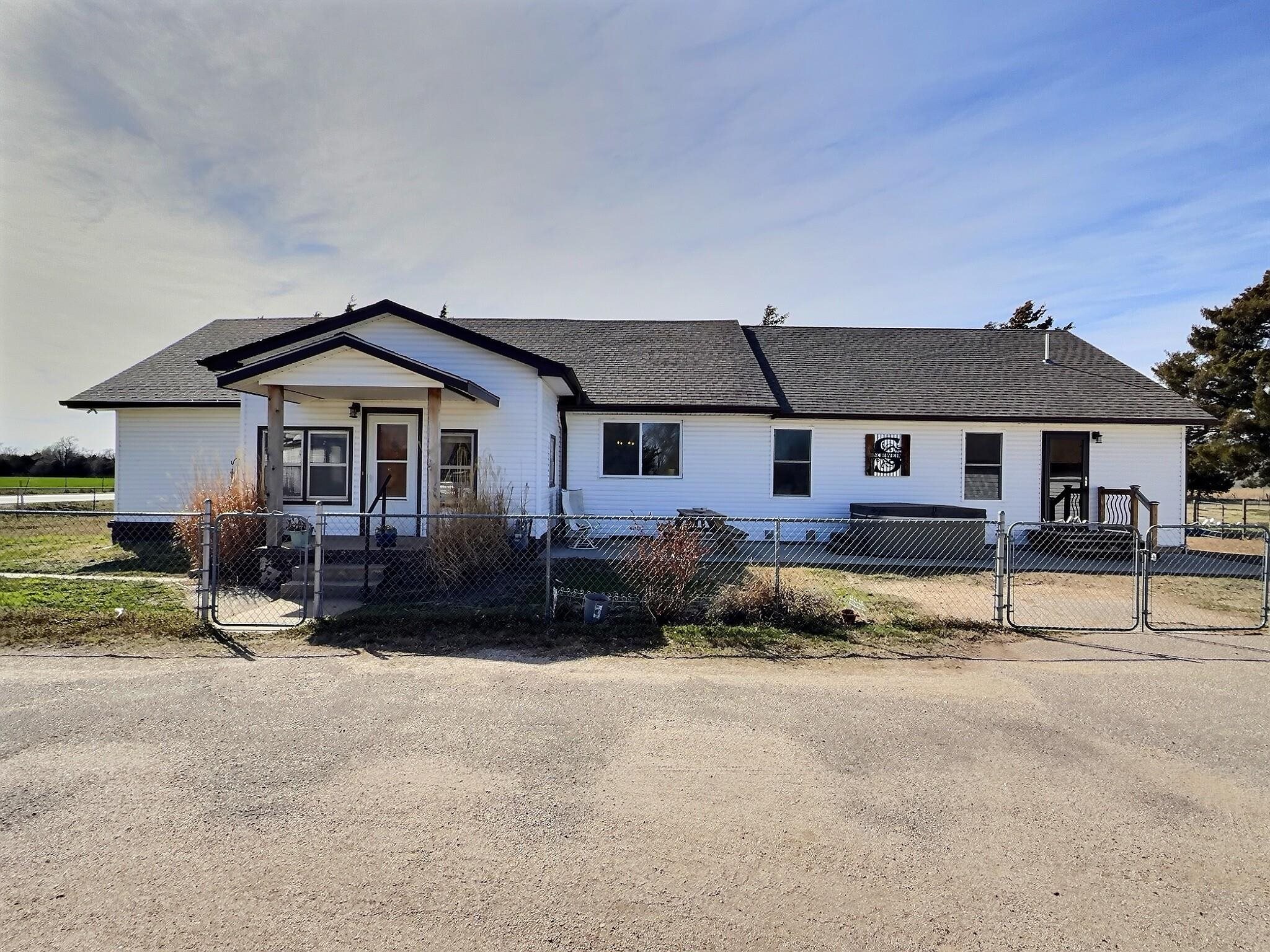 5016 E 4th Ave, Hutchinson, KS 67501