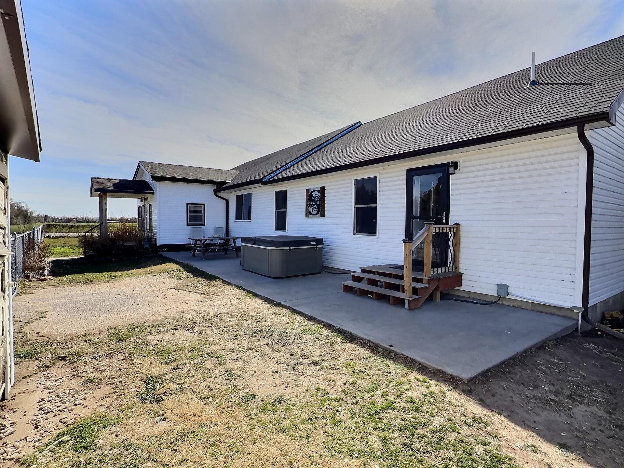 5016 E 4th Ave, Hutchinson, KS 67501