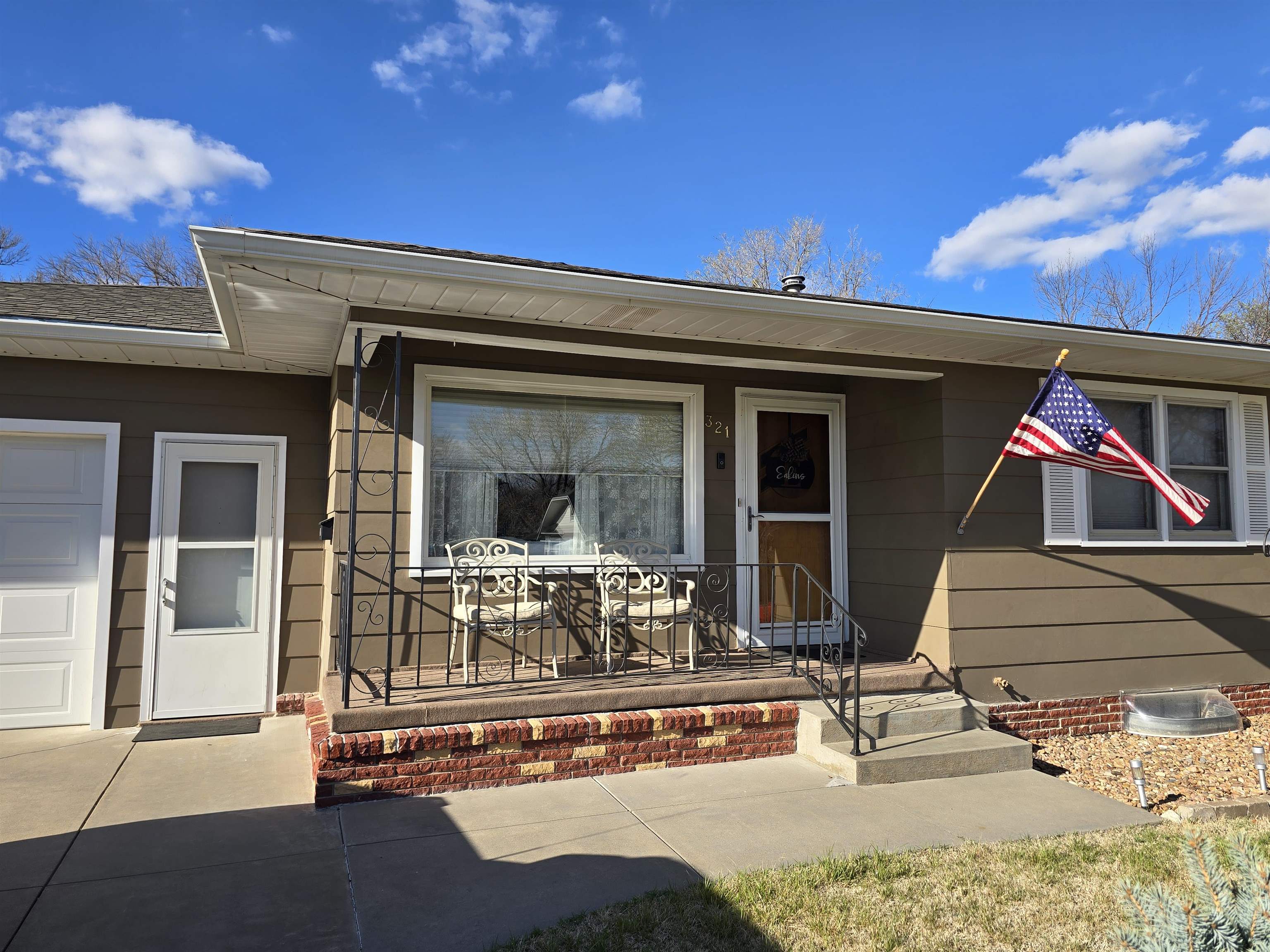 321 W 15th St, Concordia, KS 66901