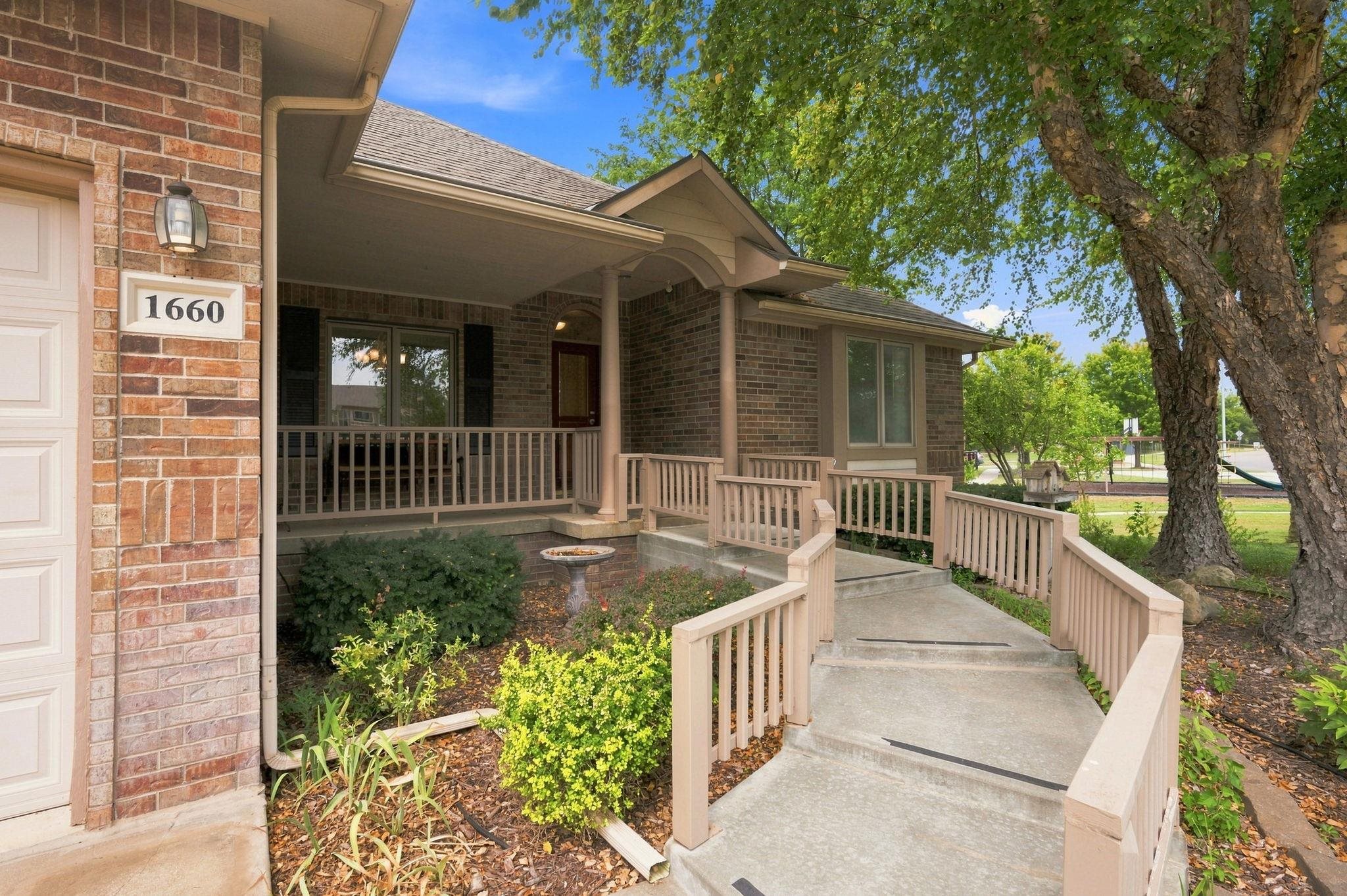 1660 E Kay St, Derby, KS 67037