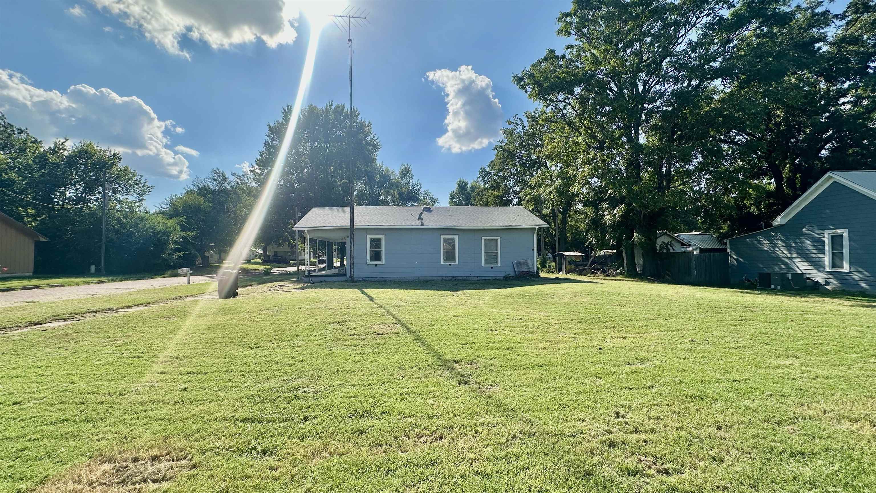 410 E Taylor Ave, Arkansas City, KS 67005