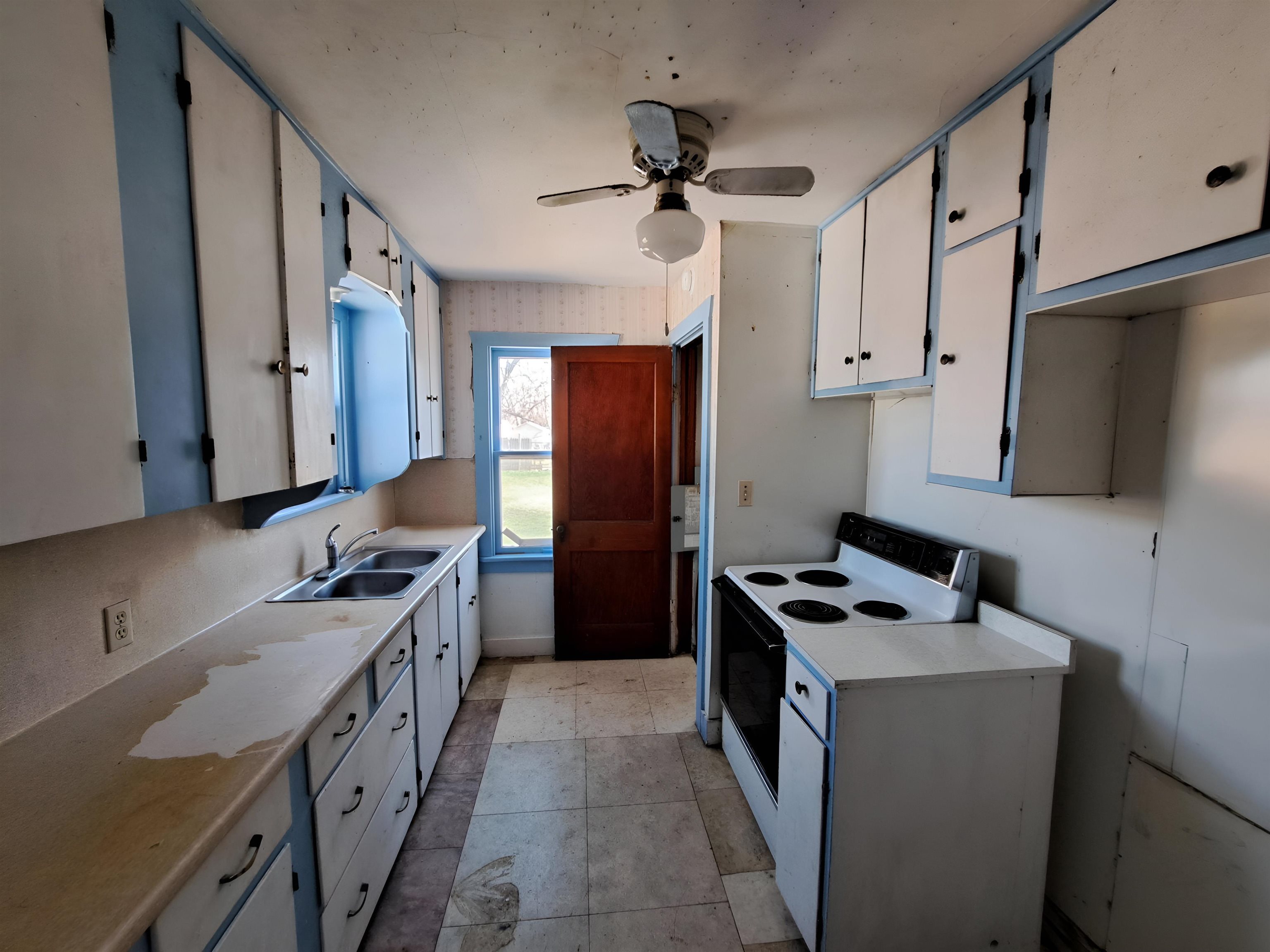 323 S Lucy St, Mcpherson, KS 67460
