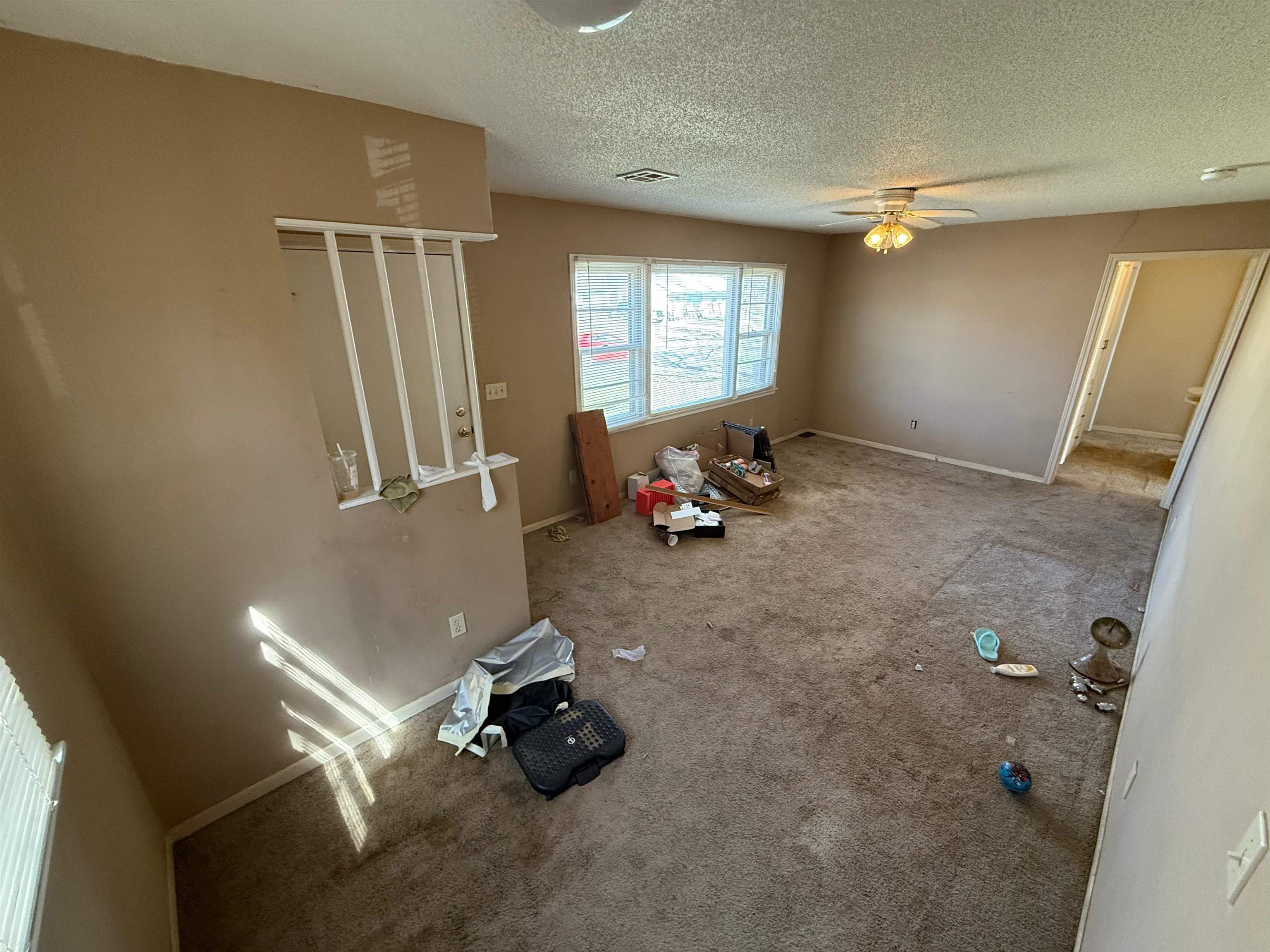 7301 E Castle Dr, Wichita, KS 67207