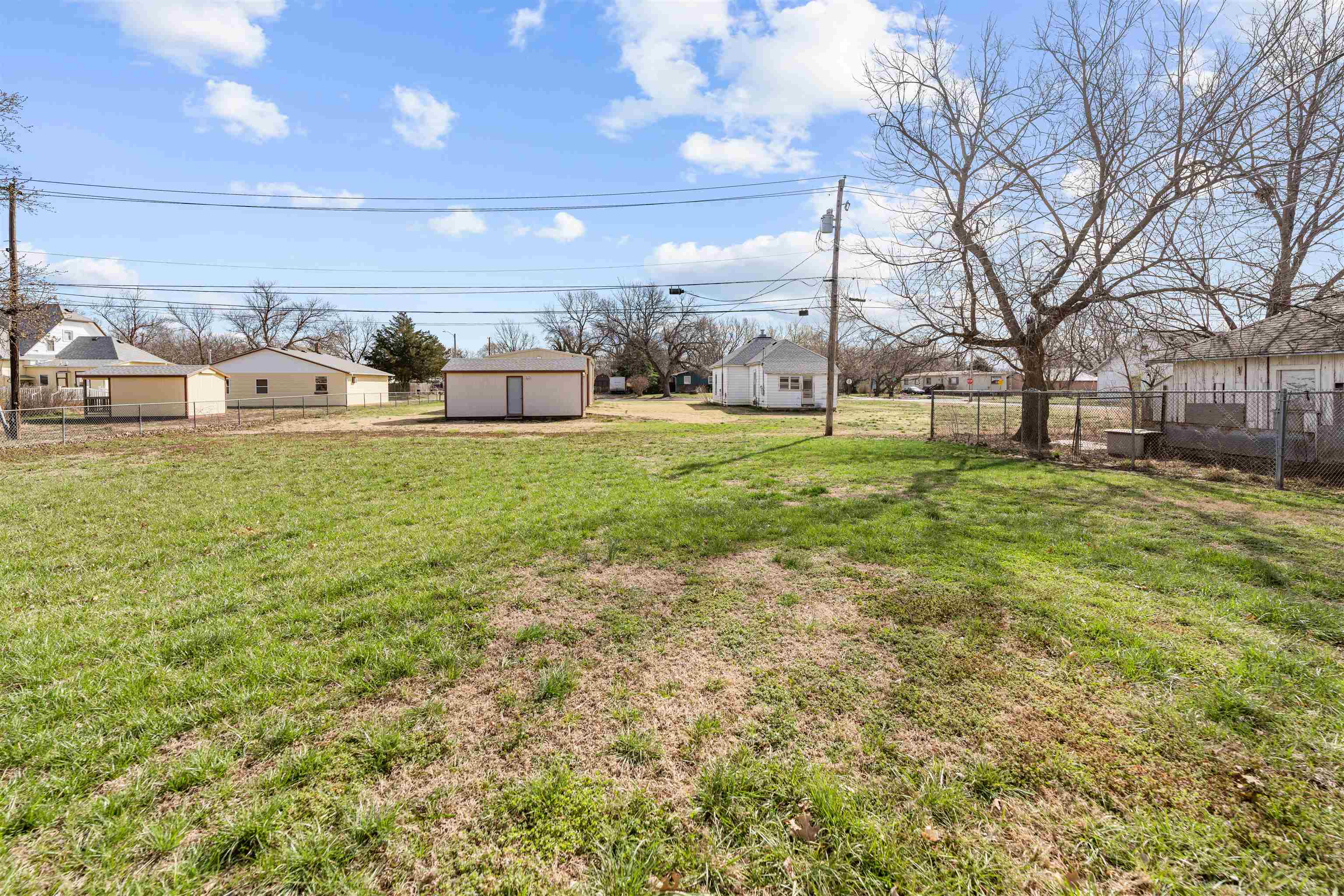 107 S Central St, Marquette, KS 67464