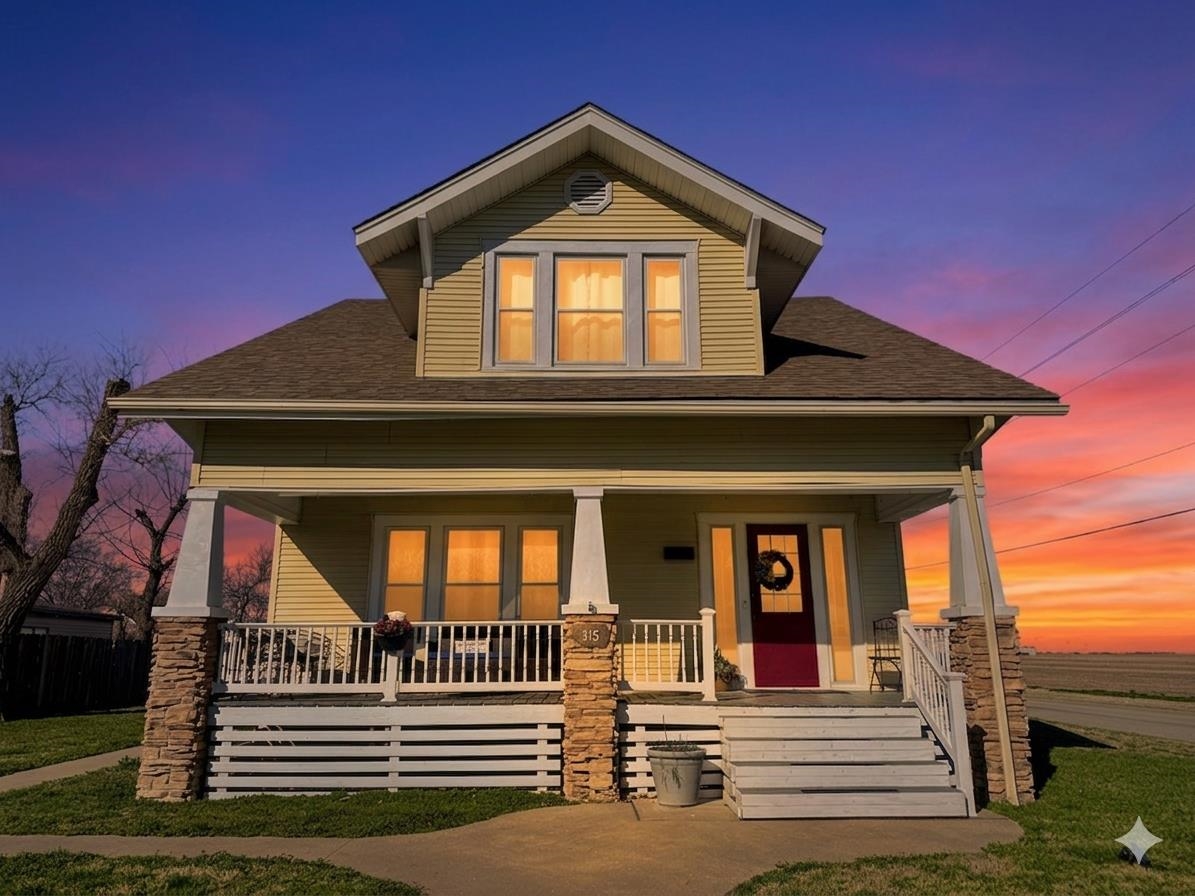 315 N Madison St, Hillsboro, KS 67063