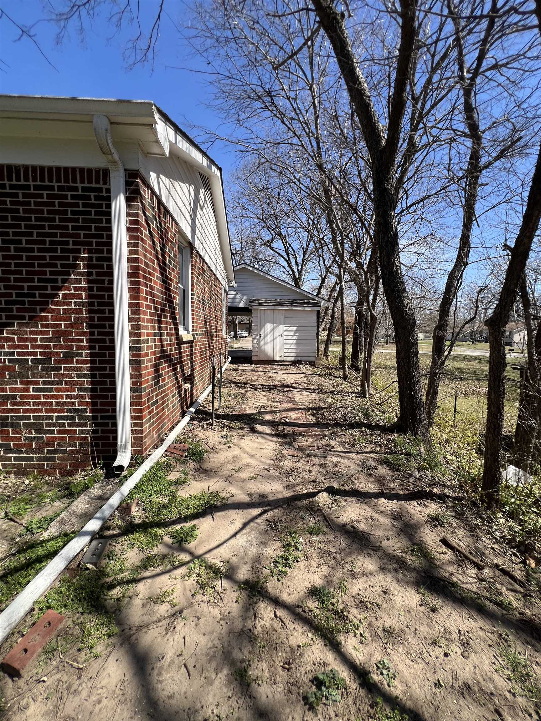 607 N 9th, Arkansas City, KS 67005