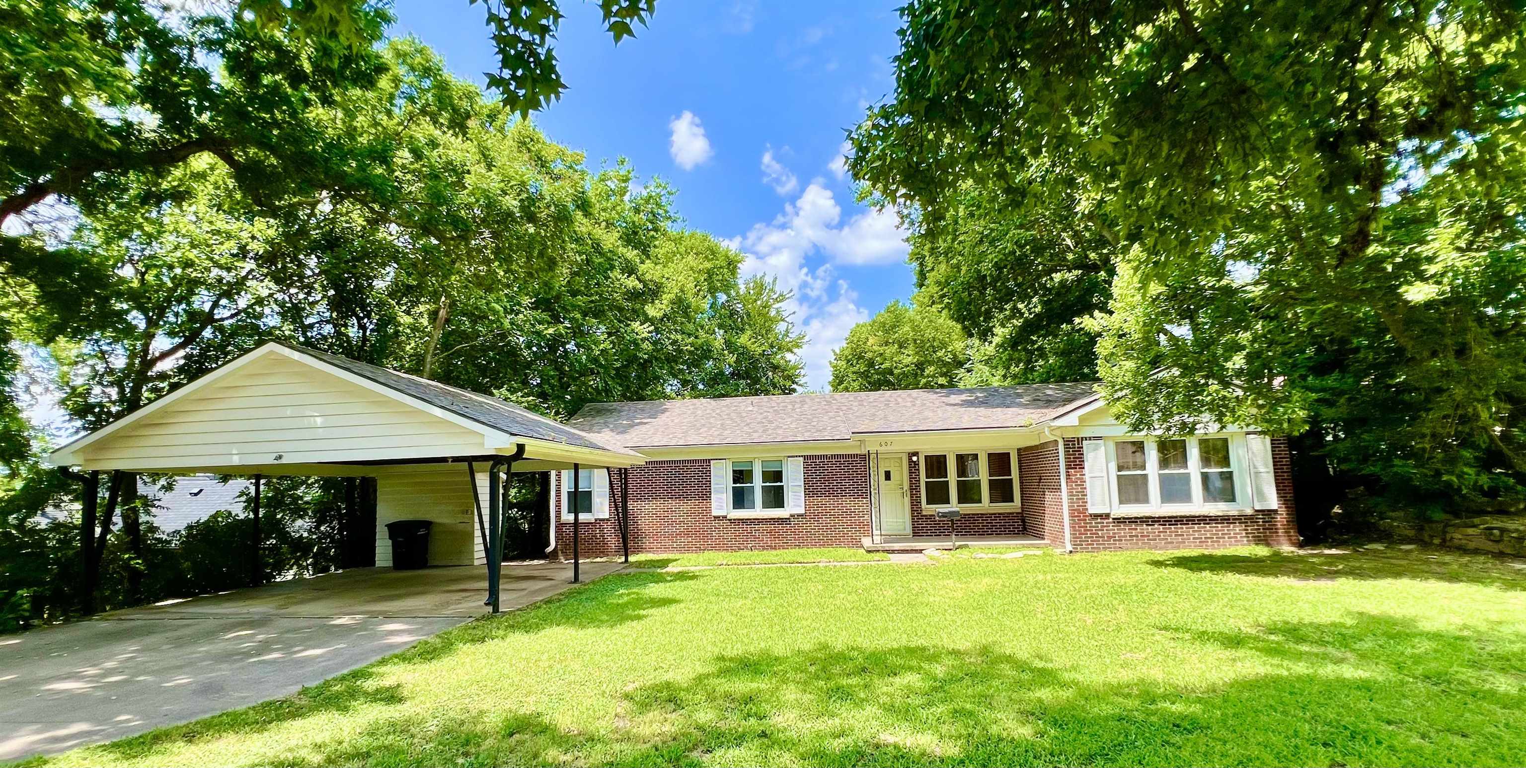 607 N 9th, Arkansas City, KS 67005