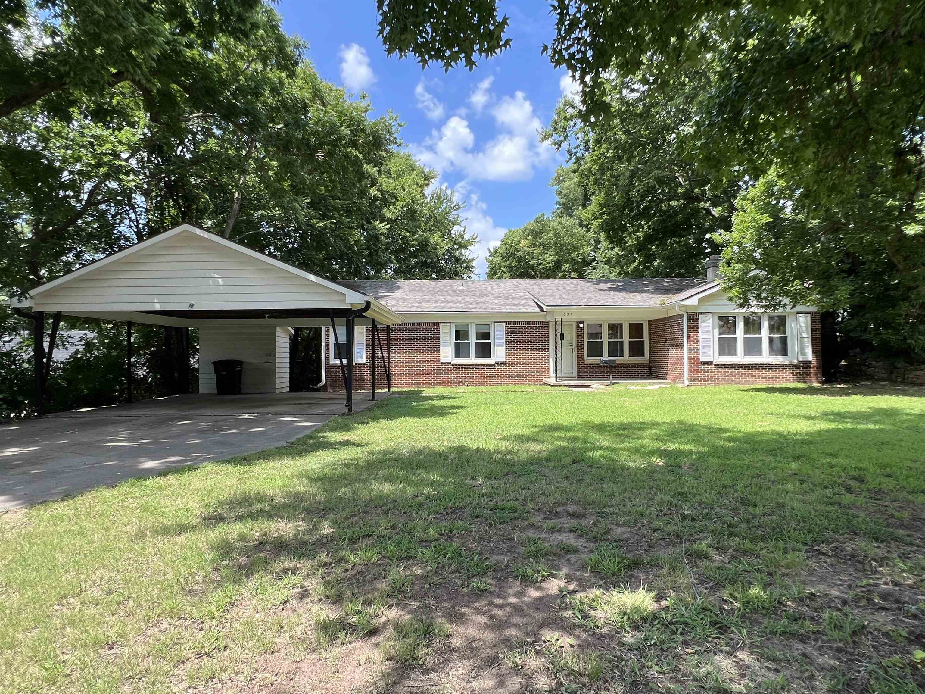 607 N 9th, Arkansas City, KS 67005