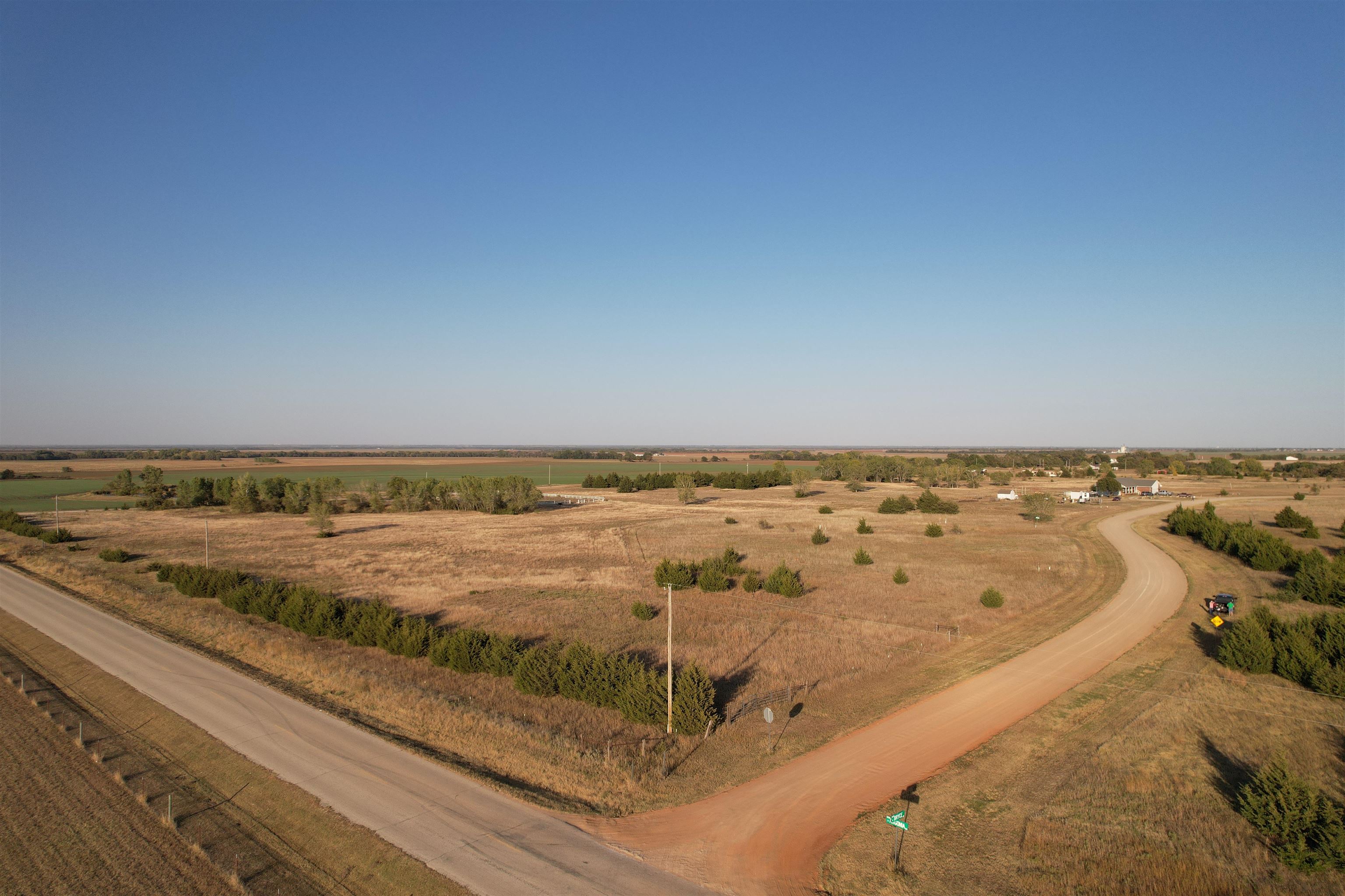 1675 W Bryce Dr, Milton, KS 67106